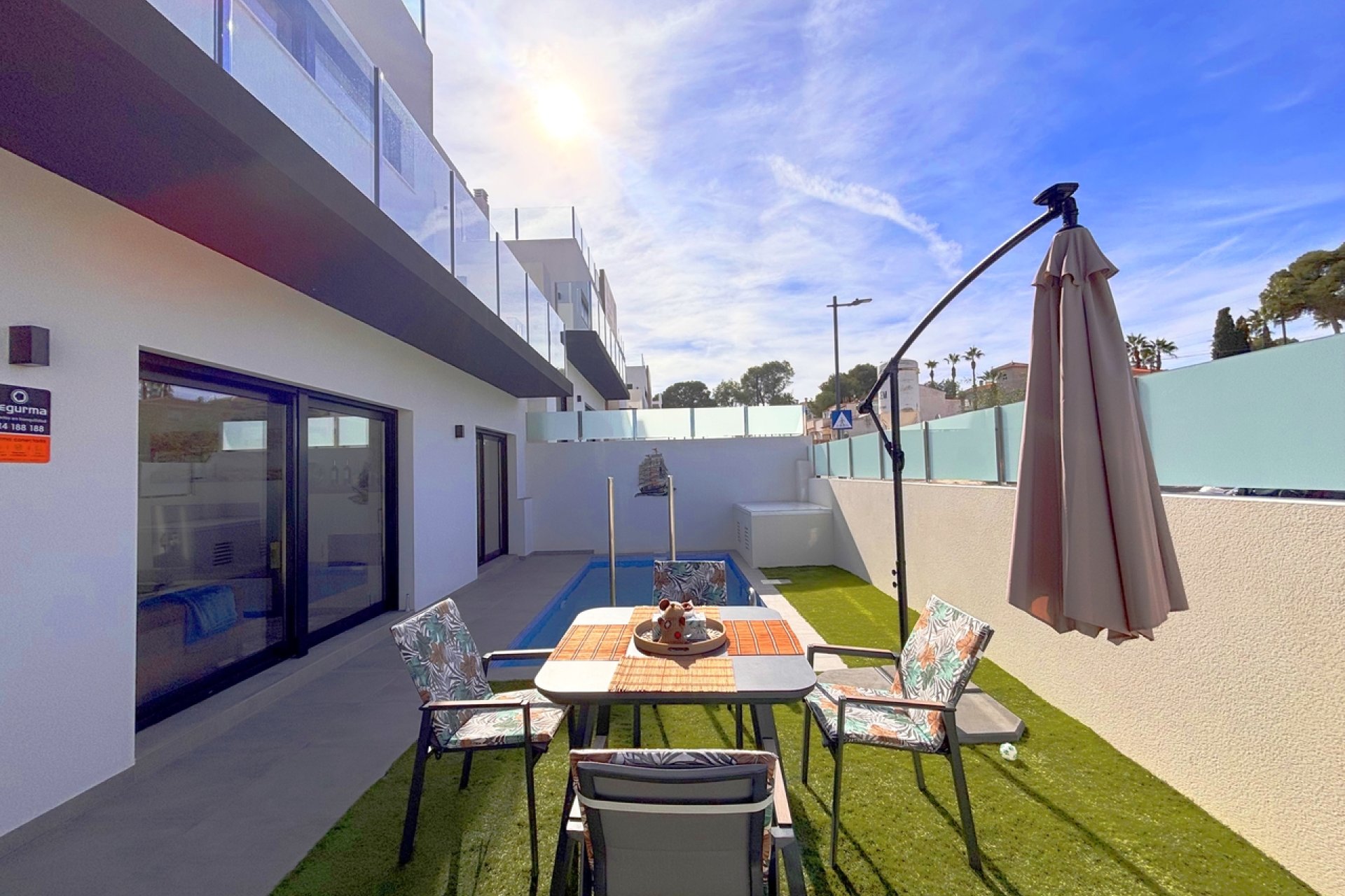 Wiederverkauf - Villa -
Villamartin - Costa Blanca