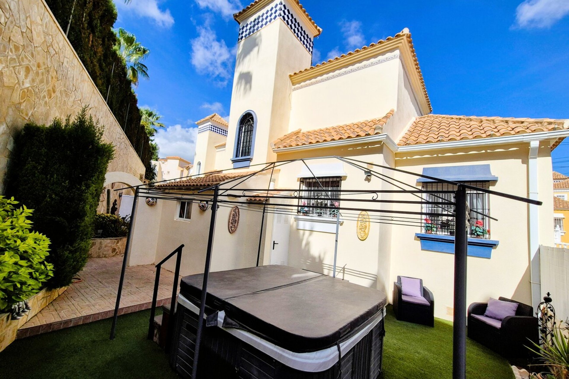 Wiederverkauf - Villa -
Villamartin - Costa Blanca