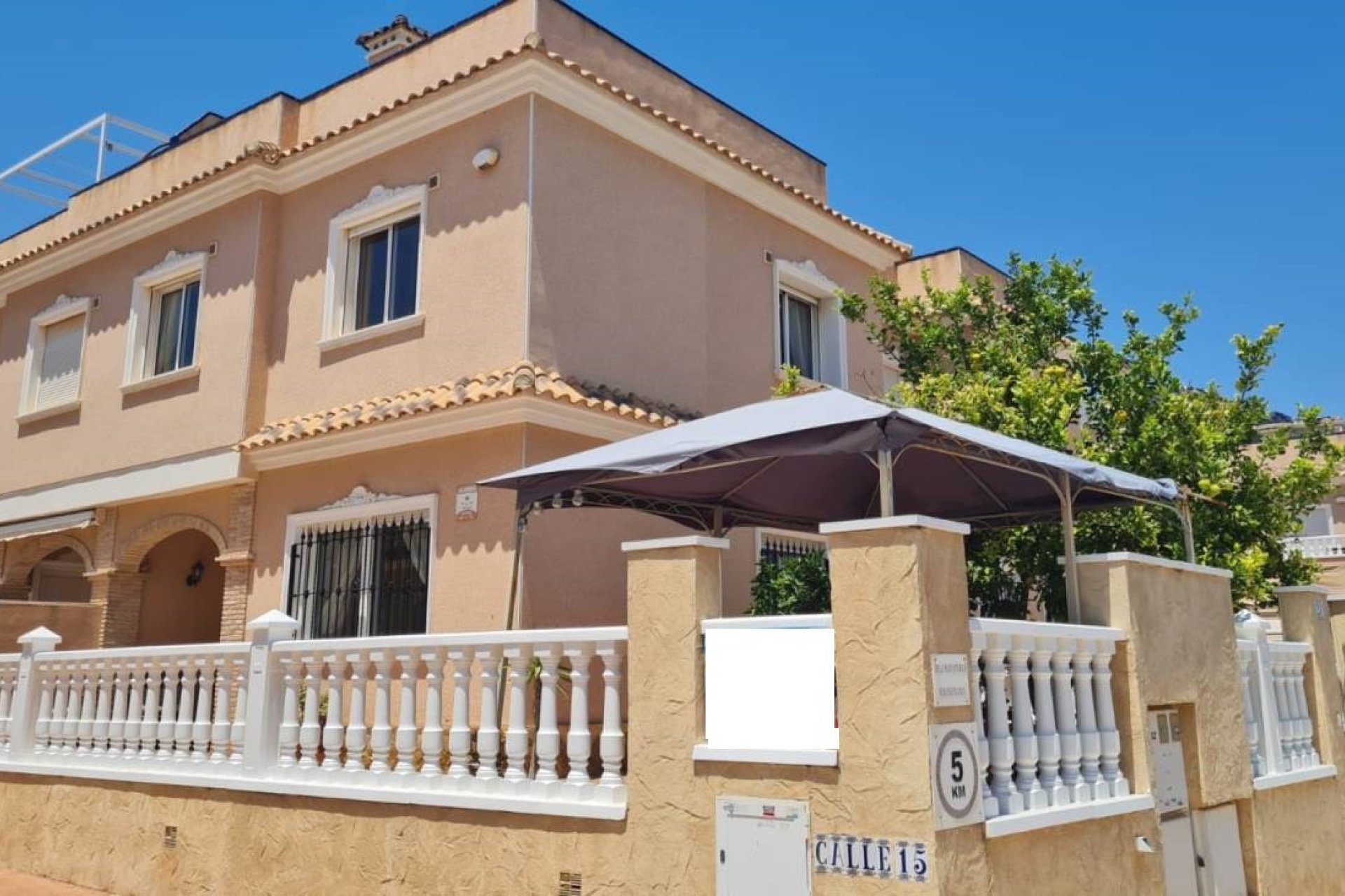 Wiederverkauf - Villa -
Villamartin - Costa Blanca