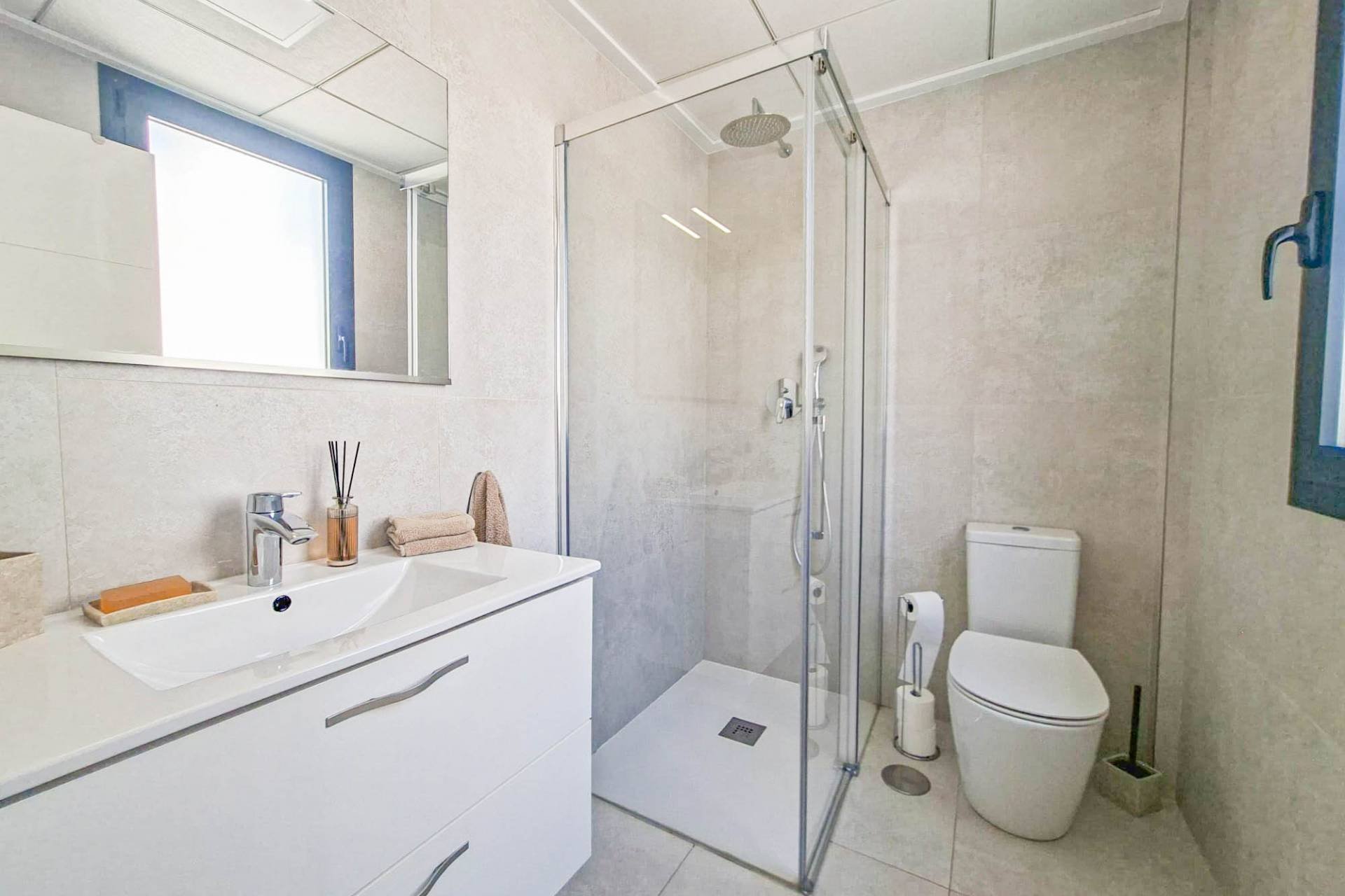 Wiederverkauf - Villa -
Villamartin - Costa Blanca