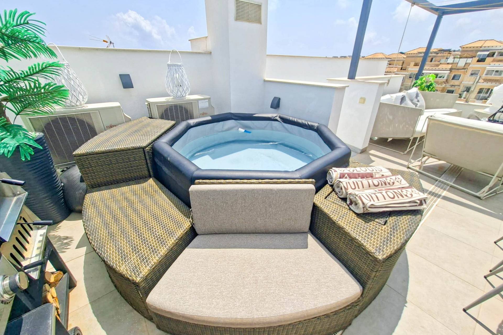 Wiederverkauf - Villa -
Villamartin - Costa Blanca