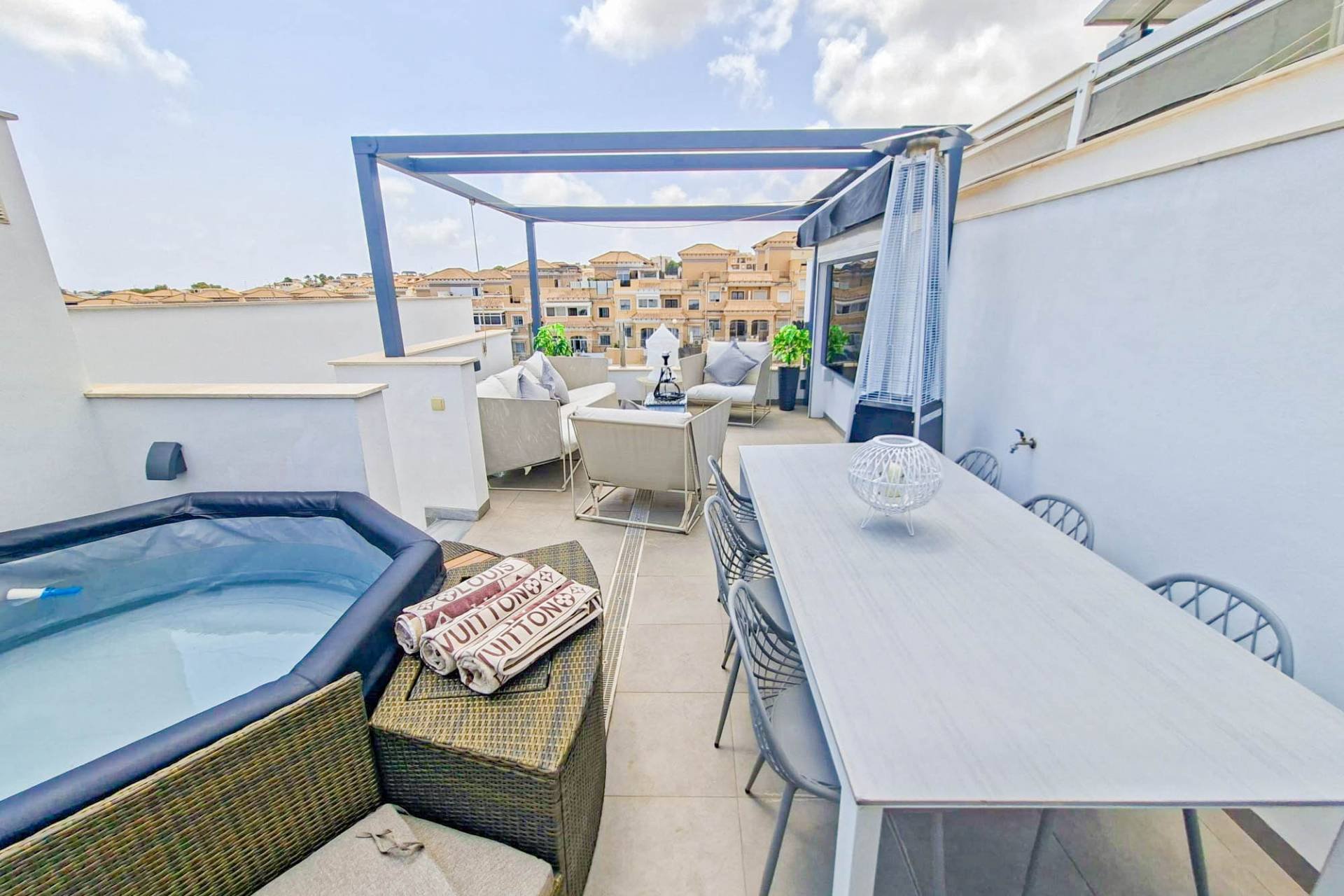 Wiederverkauf - Villa -
Villamartin - Costa Blanca
