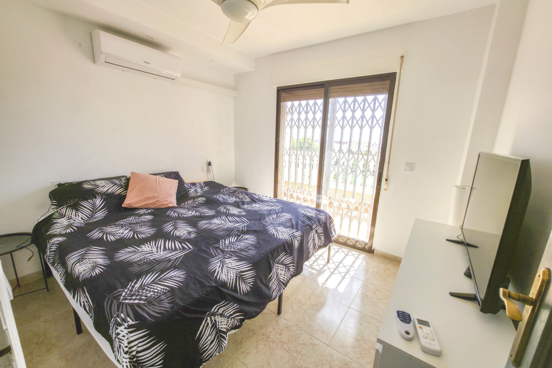 Wiederverkauf - Villa -
Villamartin - Costa Blanca