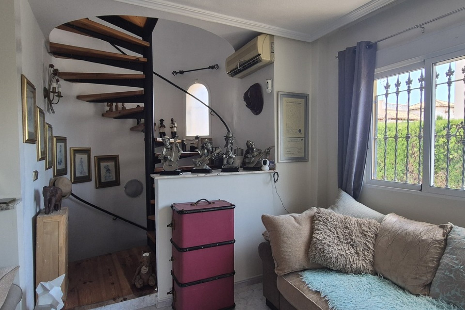 Wiederverkauf - Villa -
Villamartin - Costa Blanca