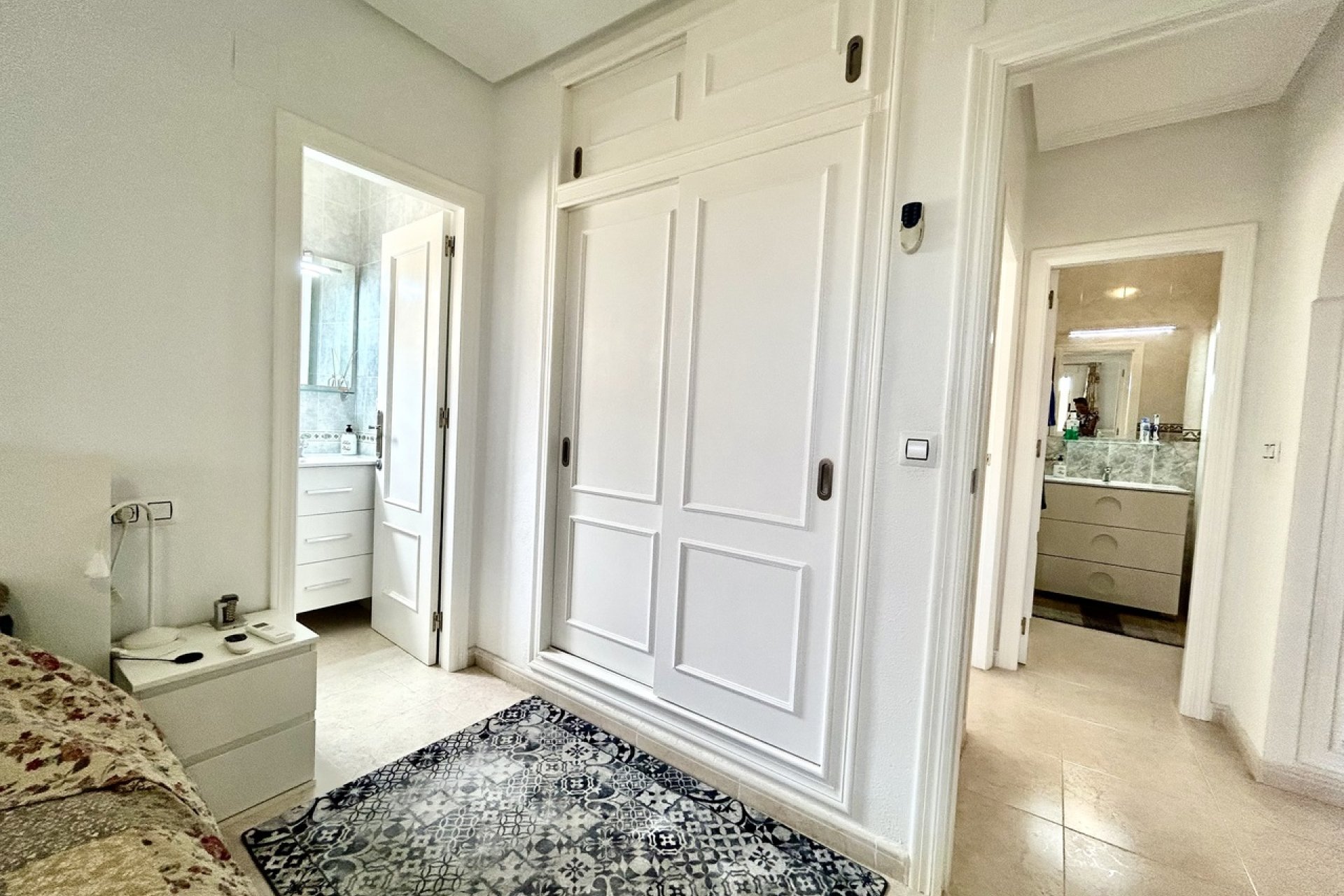 Wiederverkauf - Villa -
Villamartin - Costa Blanca