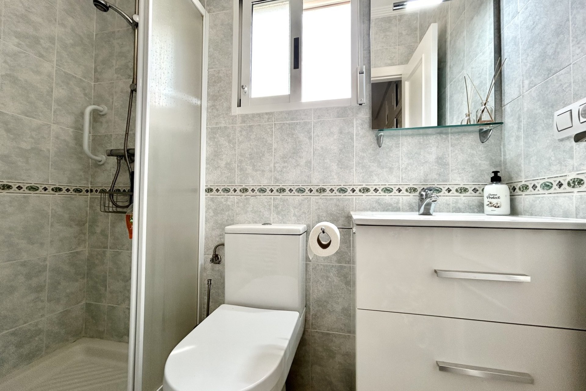 Wiederverkauf - Villa -
Villamartin - Costa Blanca