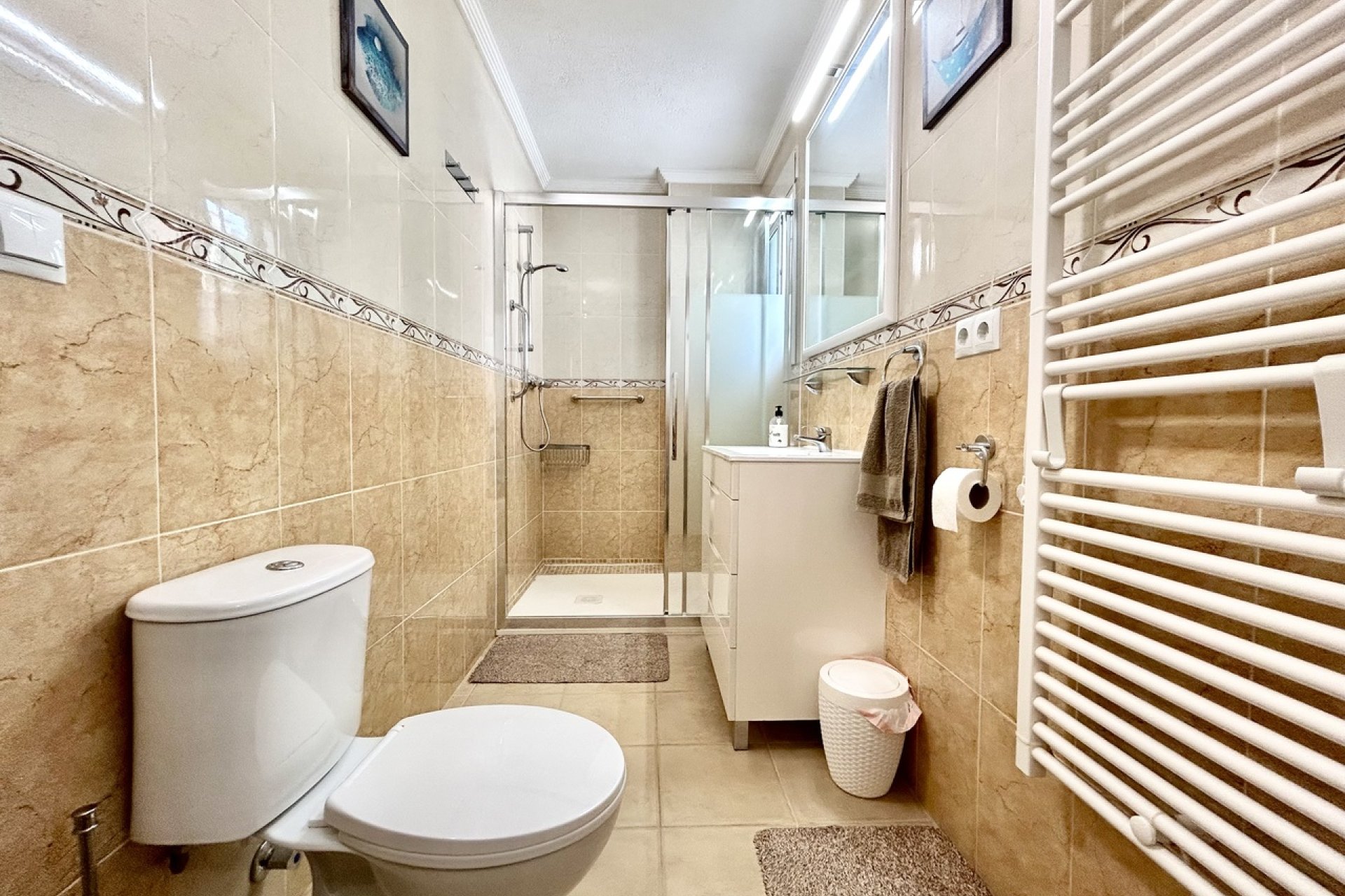 Wiederverkauf - Villa -
Villamartin - Costa Blanca