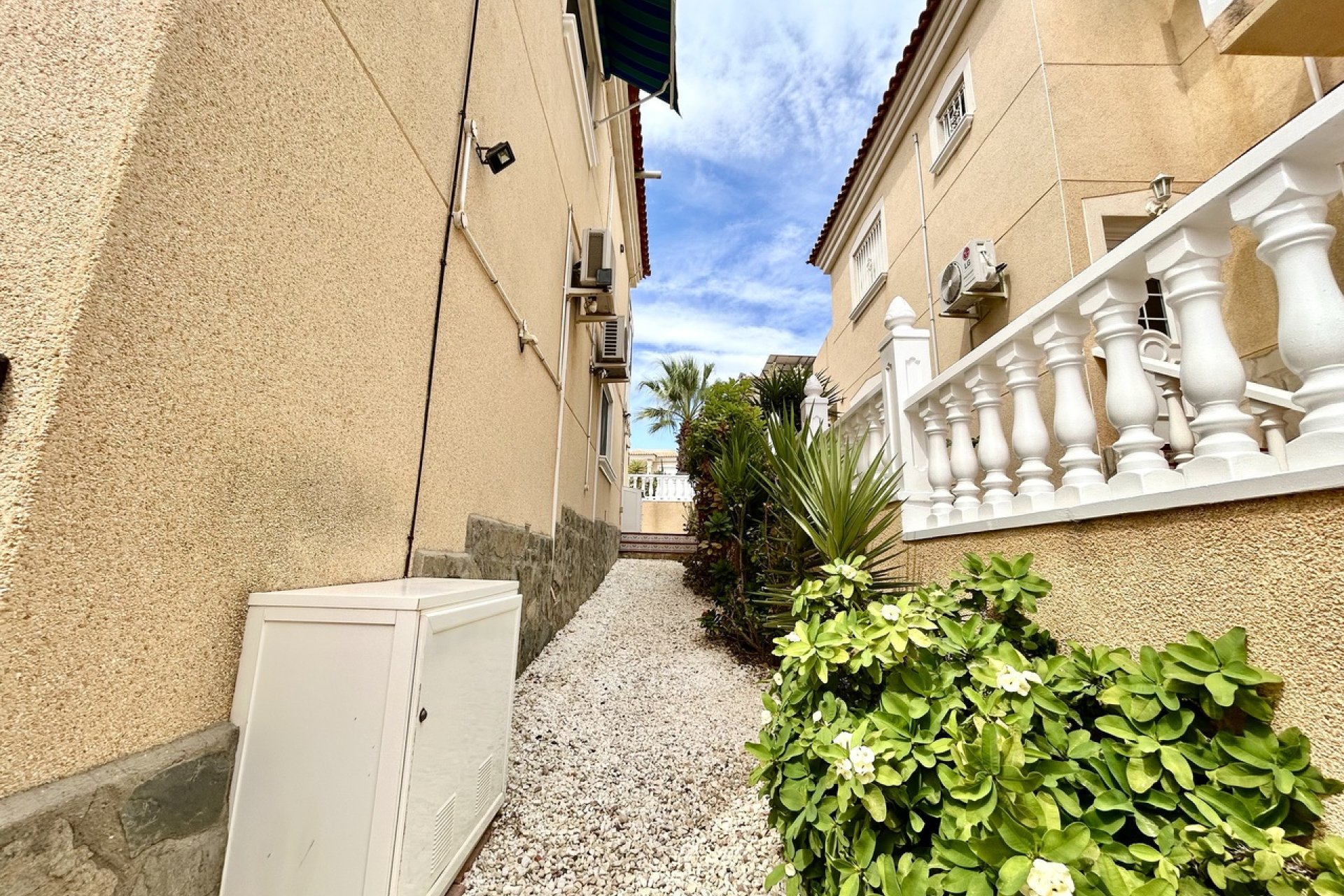 Wiederverkauf - Villa -
Villamartin - Costa Blanca