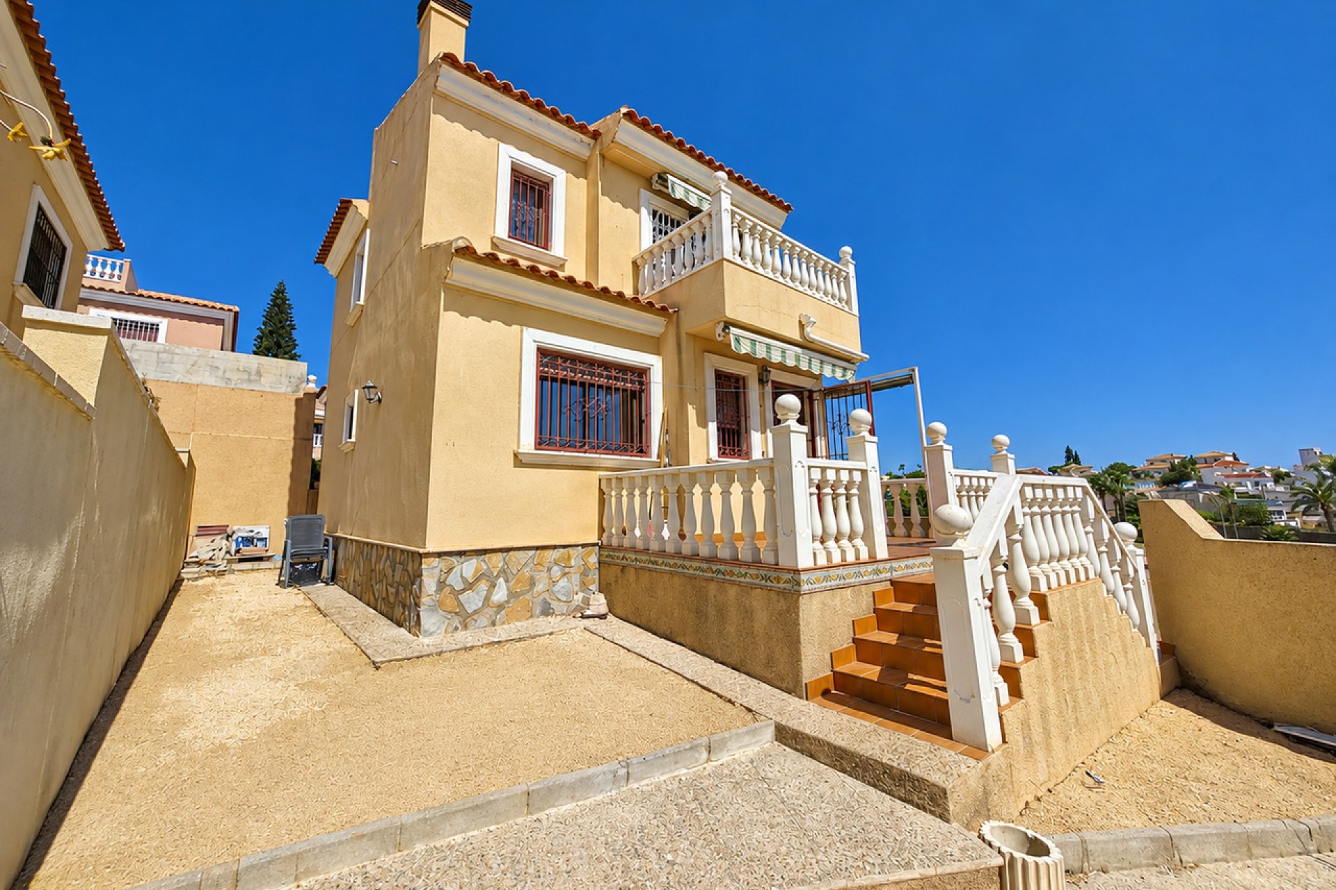 Wiederverkauf - Villa -
Villamartin - Costa Blanca