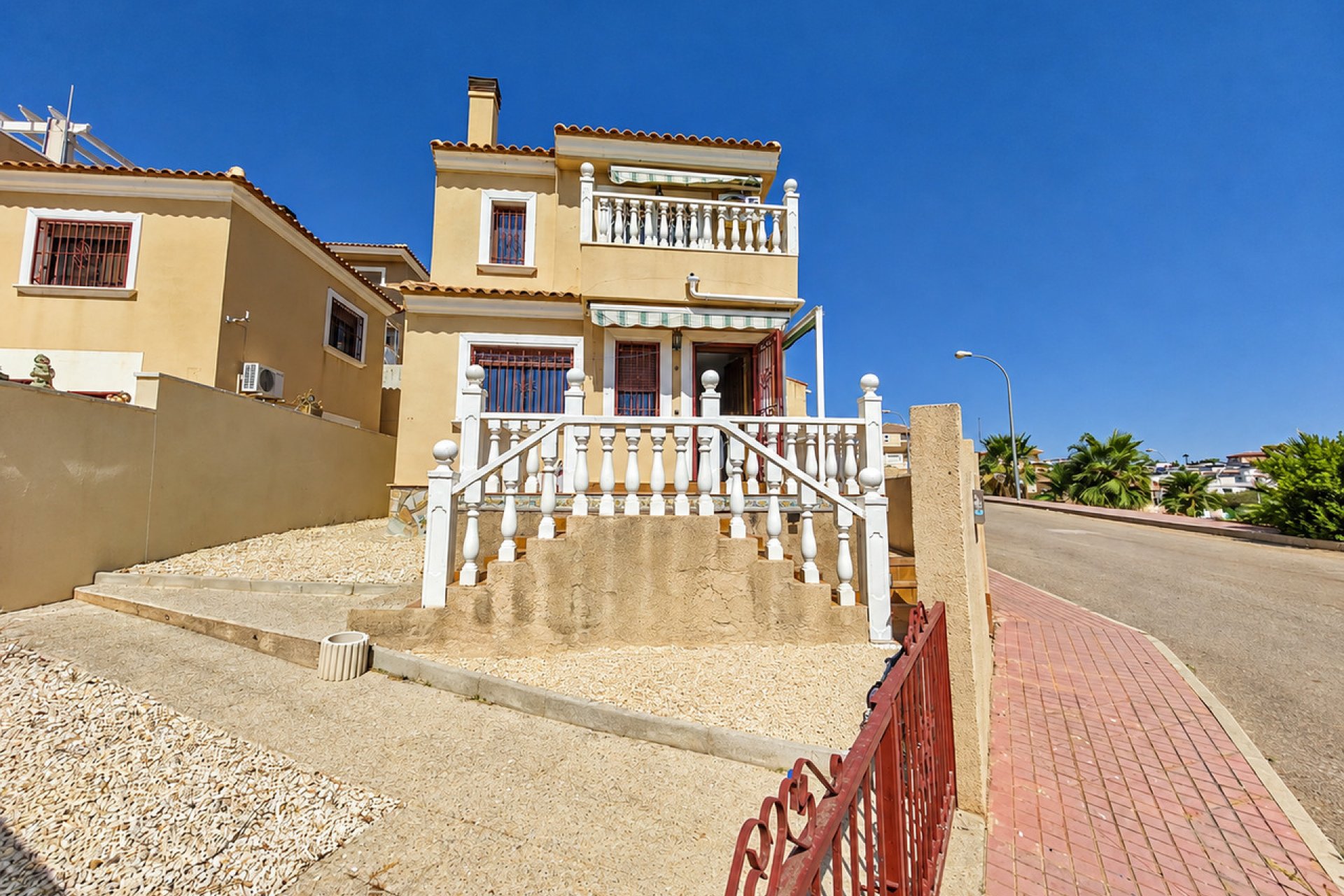 Wiederverkauf - Villa -
Villamartin - Costa Blanca