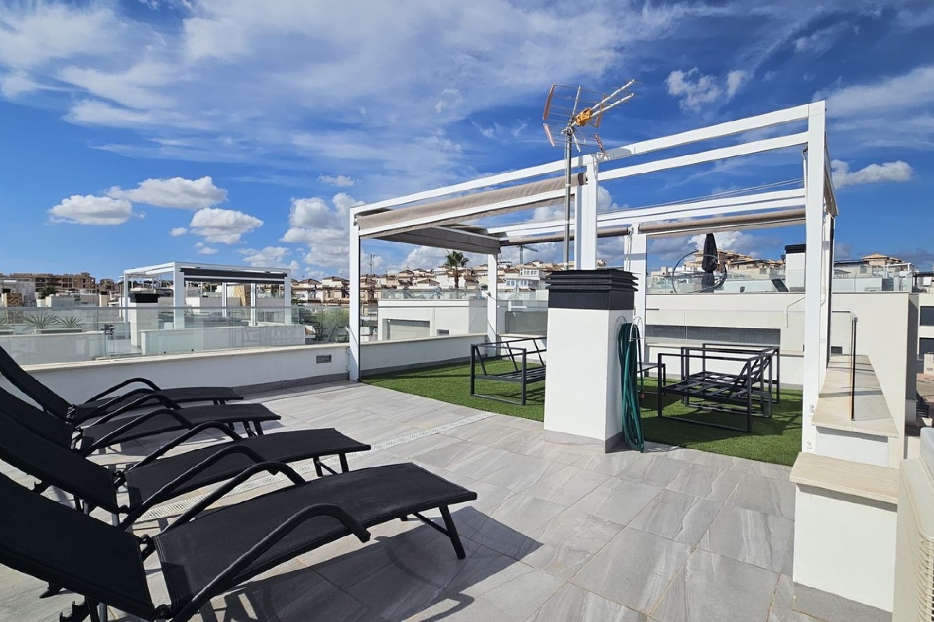 Wiederverkauf - Villa -
Villamartin - Costa Blanca