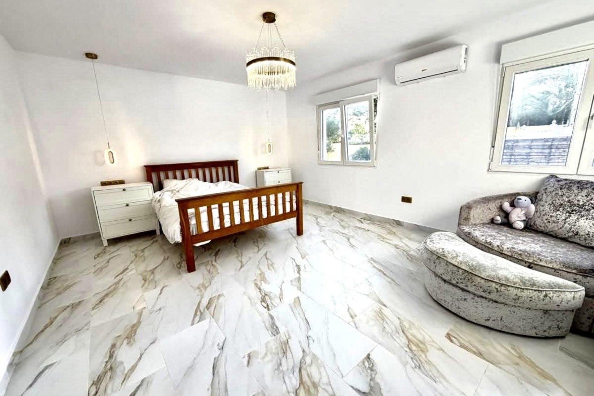 Wiederverkauf - Villa -
Villamartin - Costa Blanca