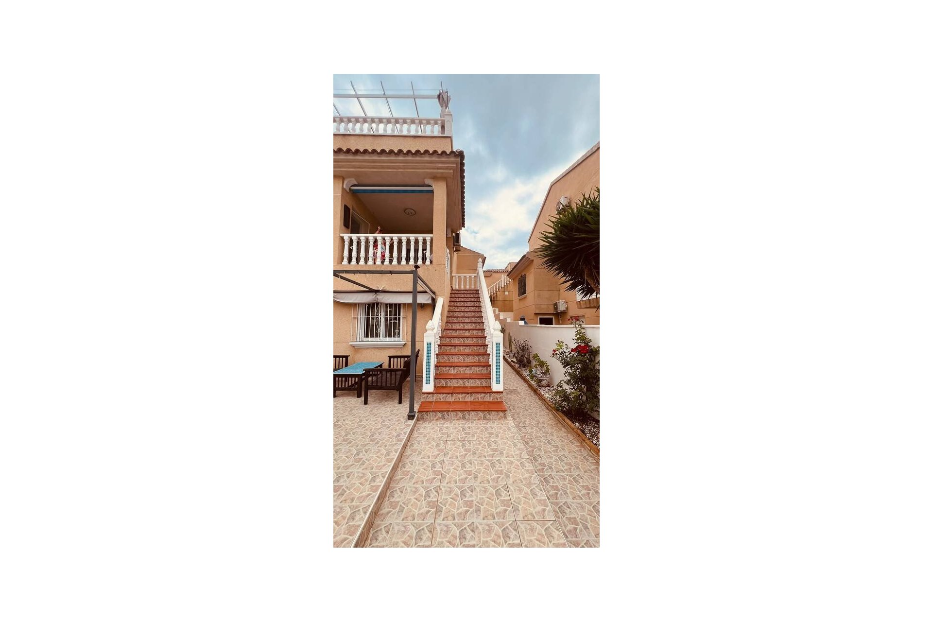 Wiederverkauf - Villa -
Villamartin - Costa Blanca