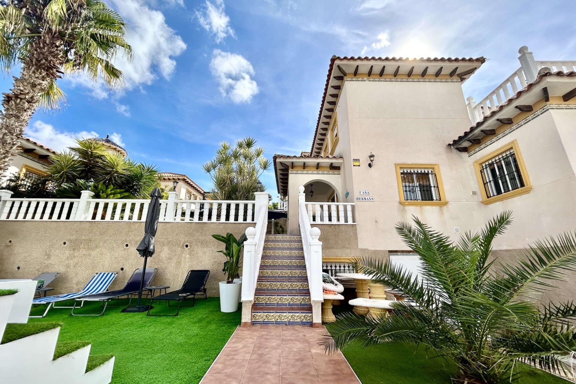 Wiederverkauf - Villa -
Villamartin - Costa Blanca