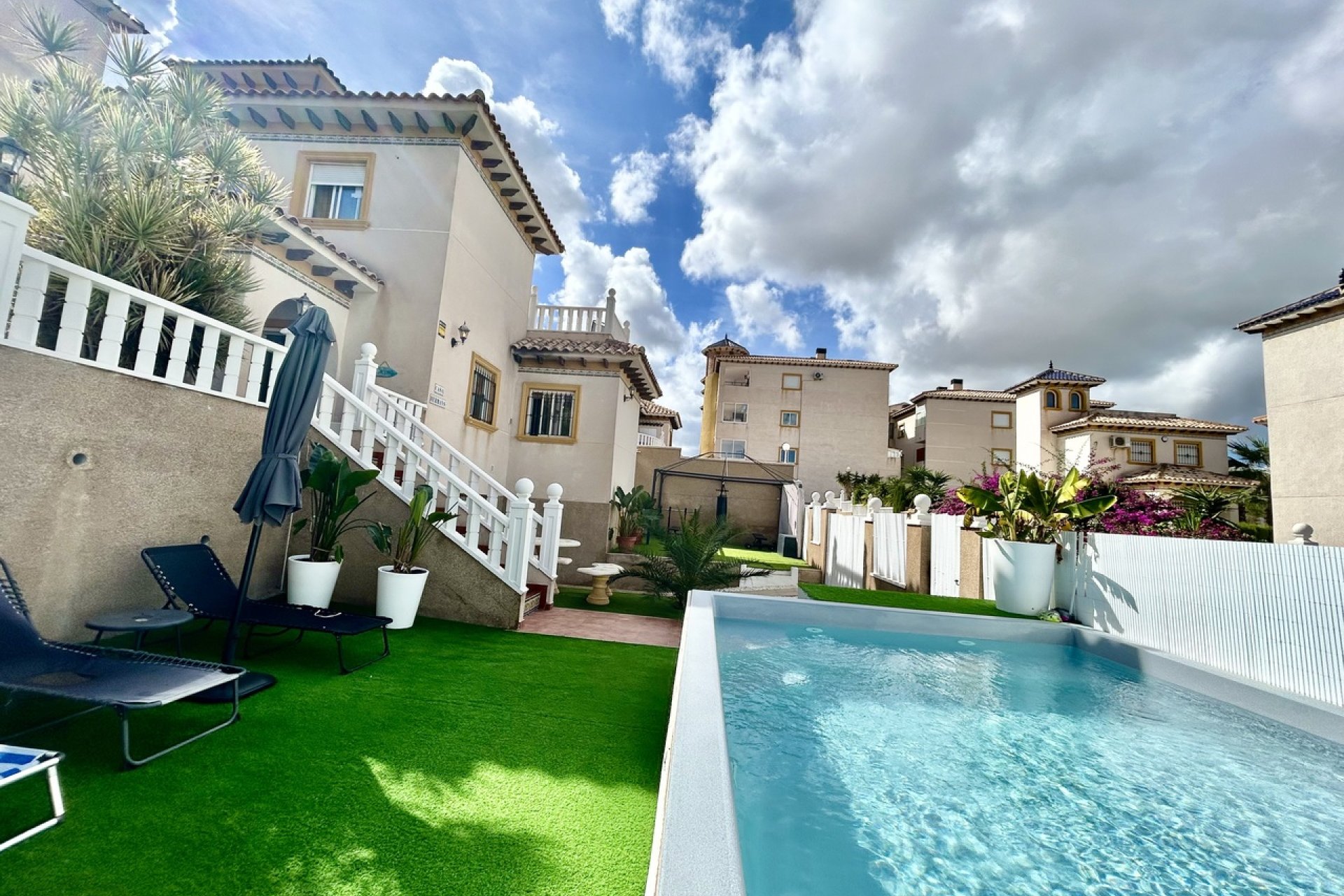 Wiederverkauf - Villa -
Villamartin - Costa Blanca