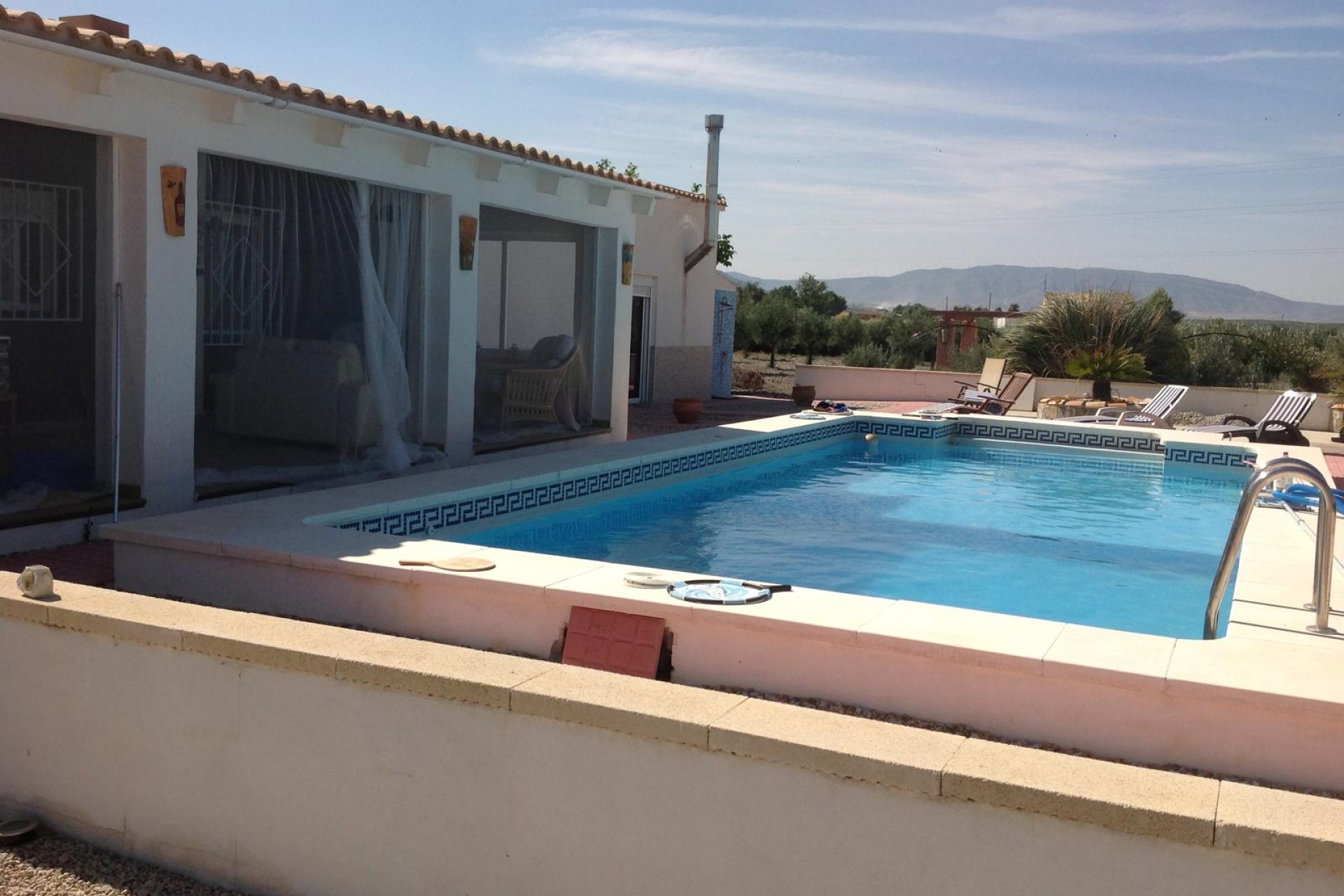 Wiederverkauf - Villa -
Villena - Inland