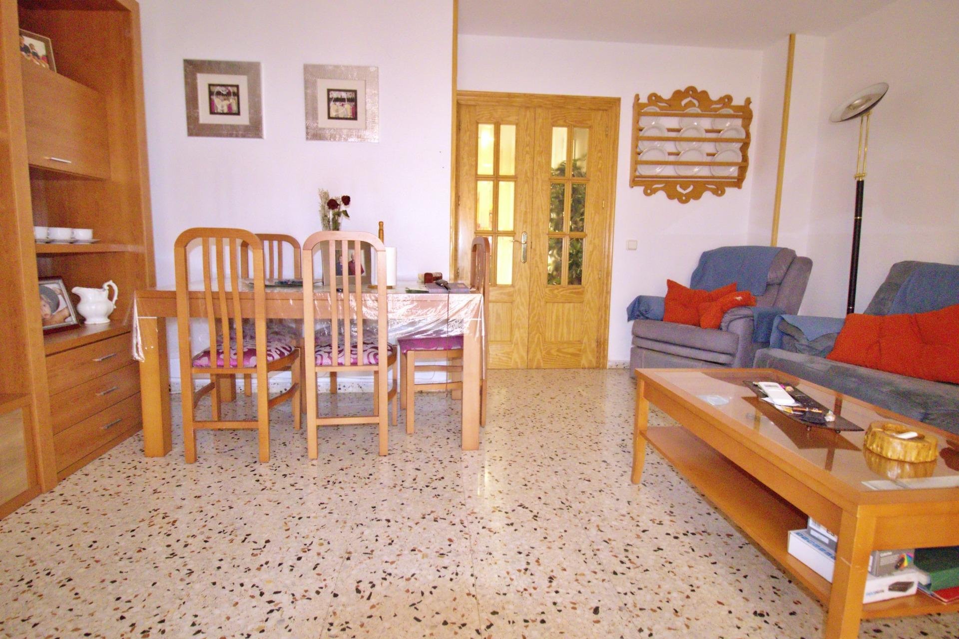 Wiederverkauf - Wohnung -
Alicante - Benalua