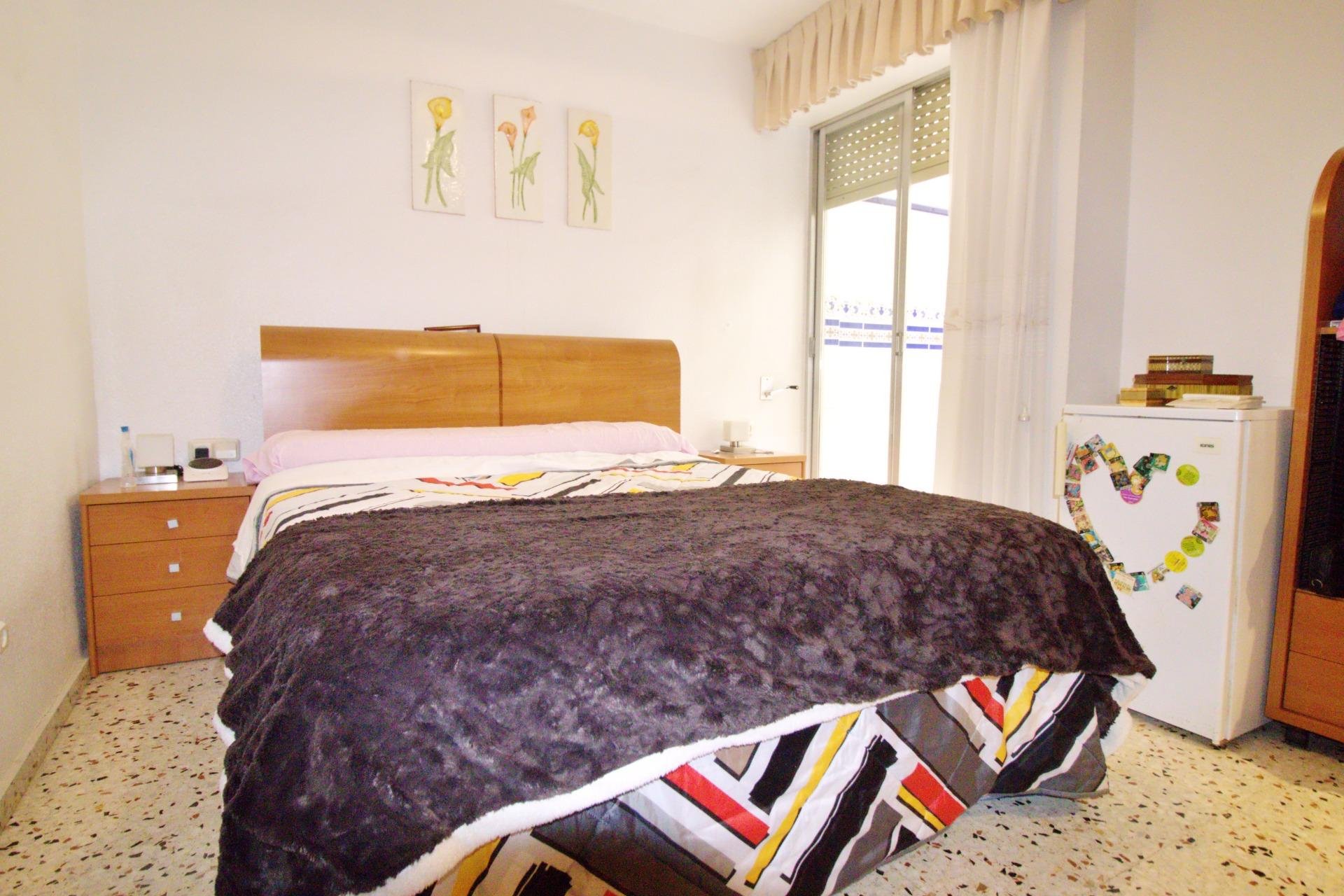 Wiederverkauf - Wohnung -
Alicante - Benalua