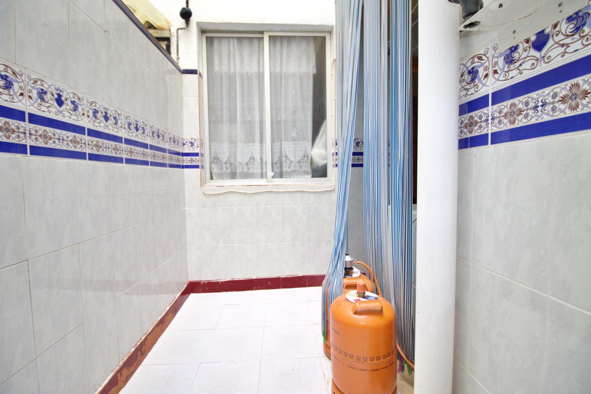 Wiederverkauf - Wohnung -
Alicante - Benalua