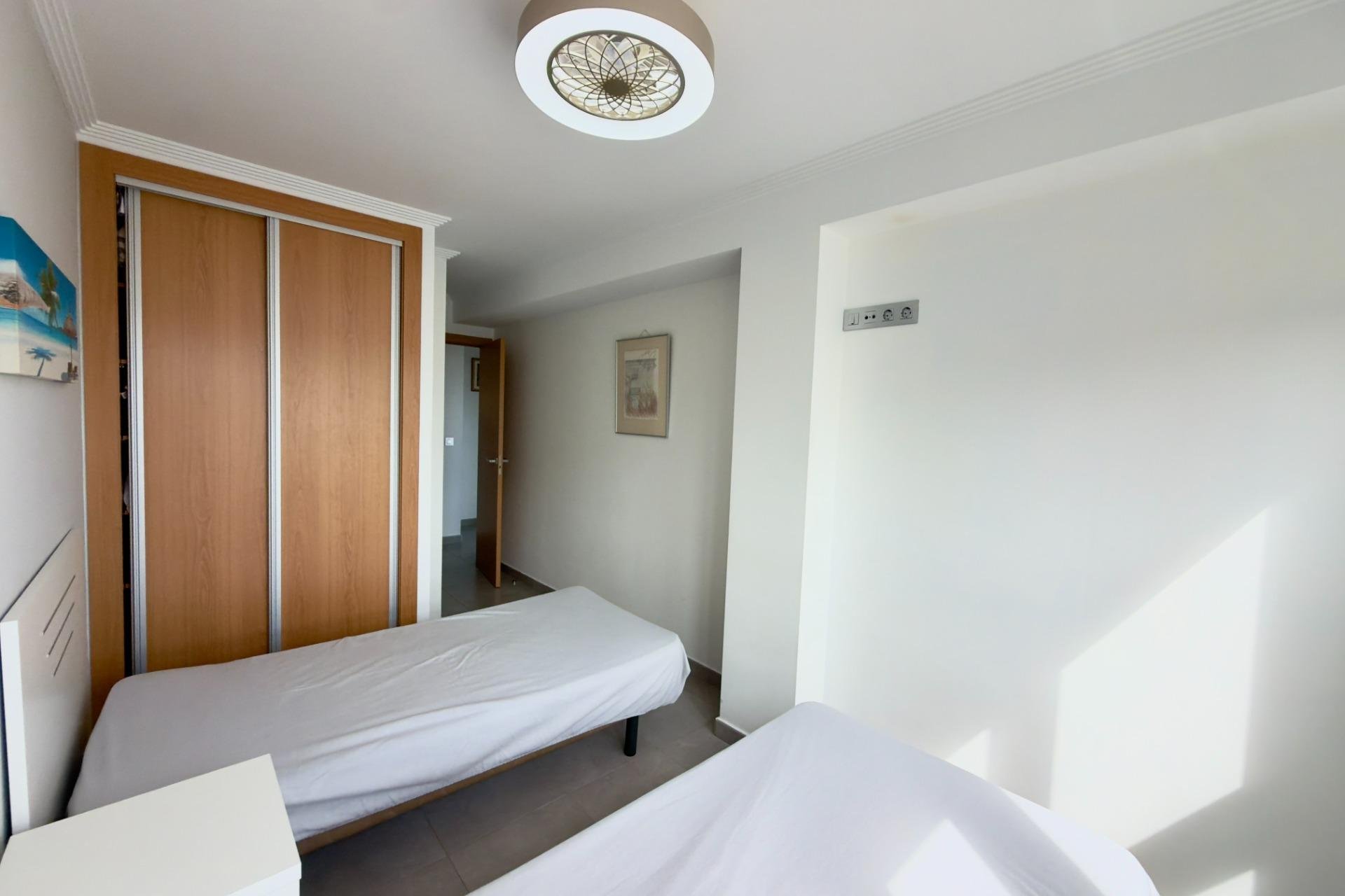 Wiederverkauf - Wohnung -
Guardamar del Segura - Urbanizaciones