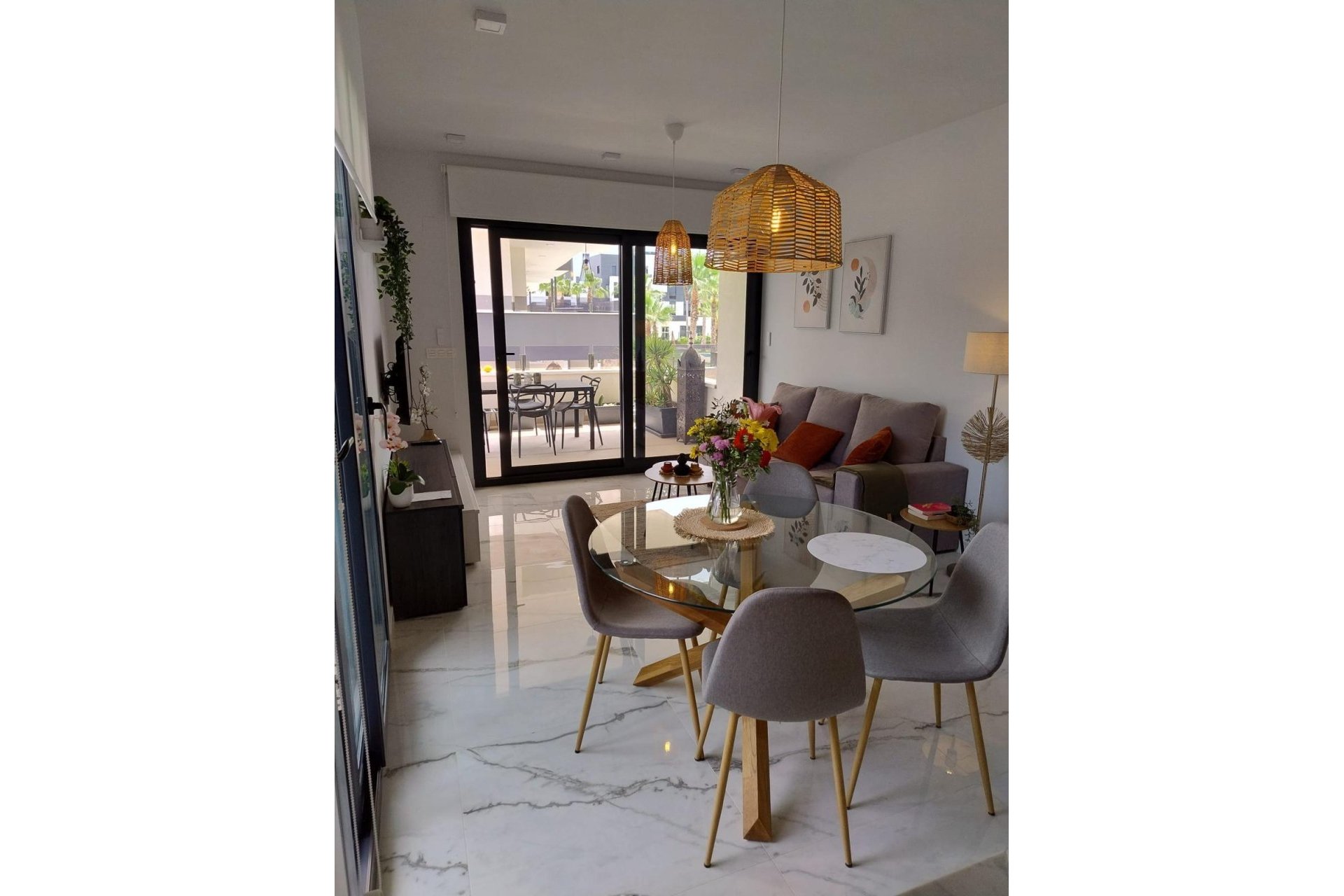 Wiederverkauf - Wohnung -
Orihuela Costa - La Florida
