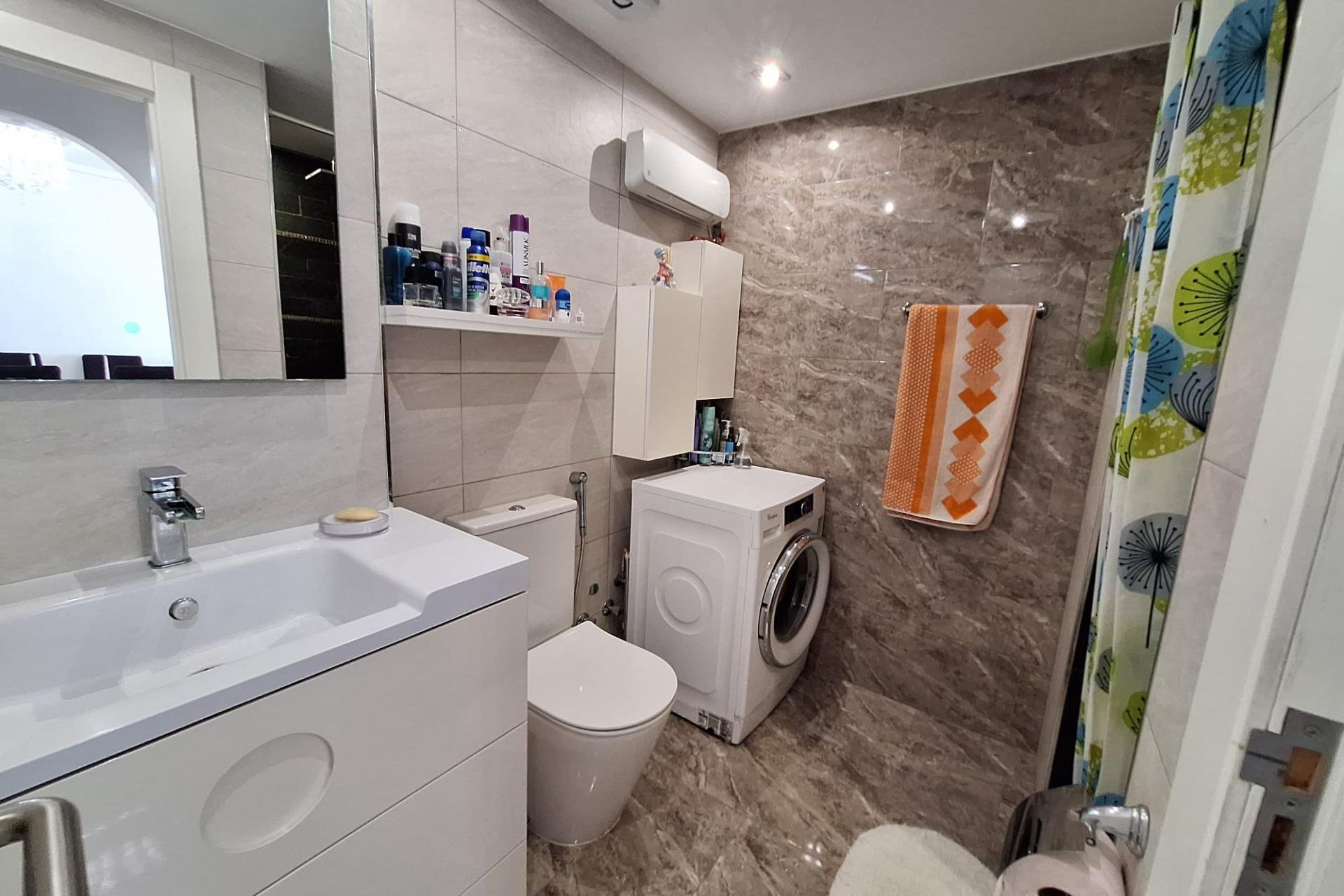 Wiederverkauf - Wohnung -
Orihuela Costa - La Zenia