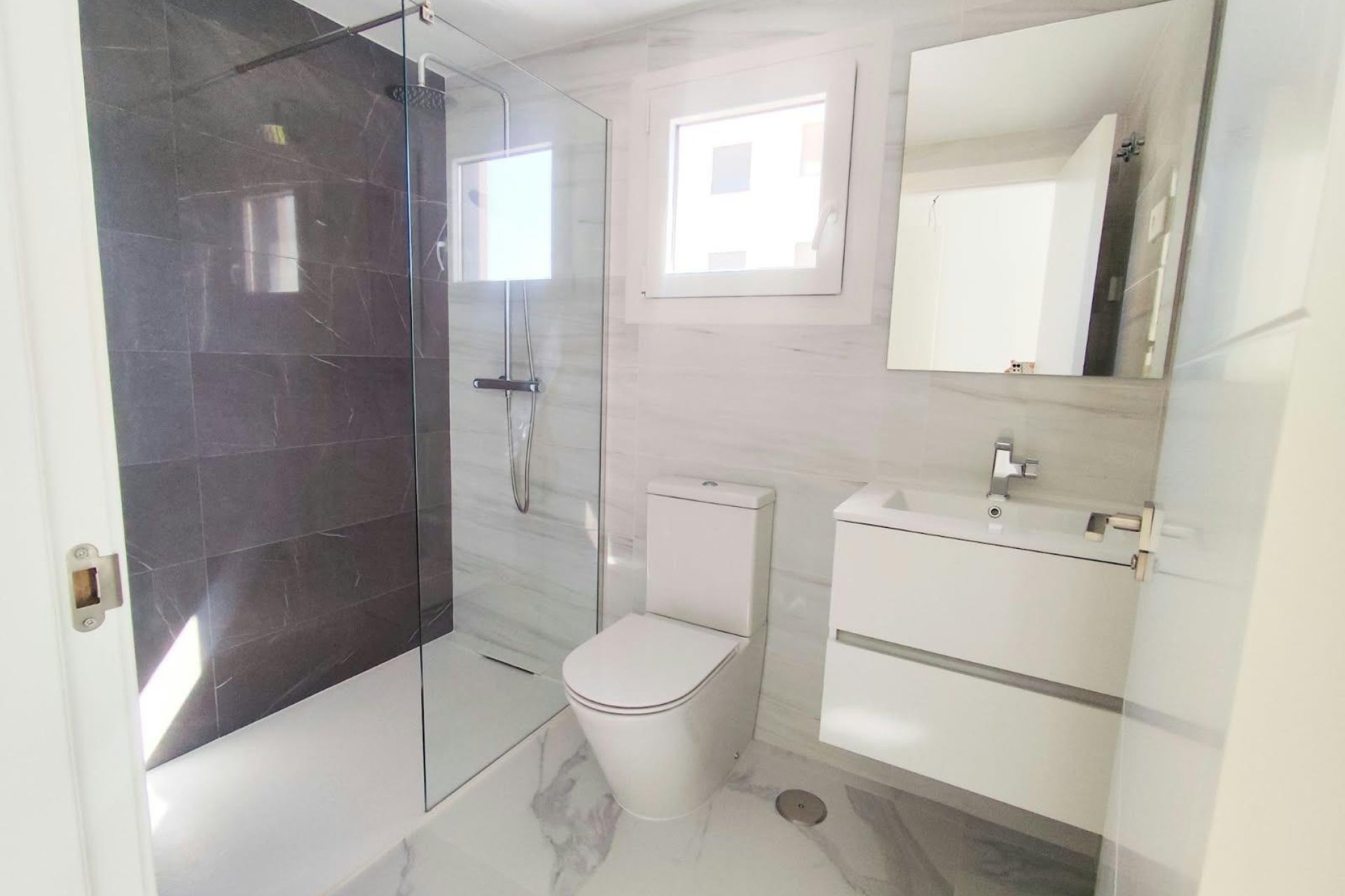 Wiederverkauf - Wohnung -
Orihuela Costa - Punta Prima