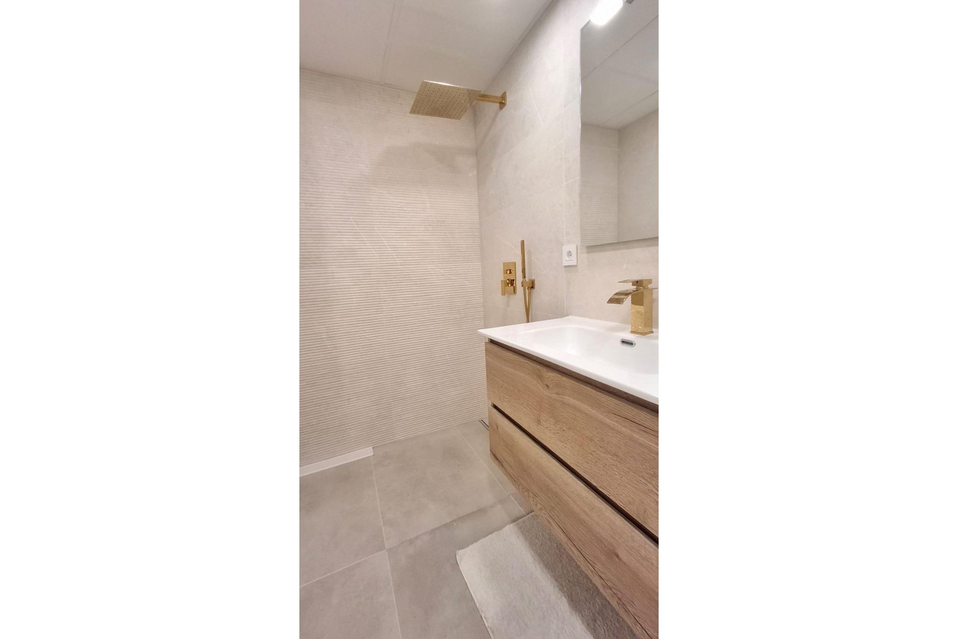 Wiederverkauf - Wohnung -
Torrevieja - Acequion