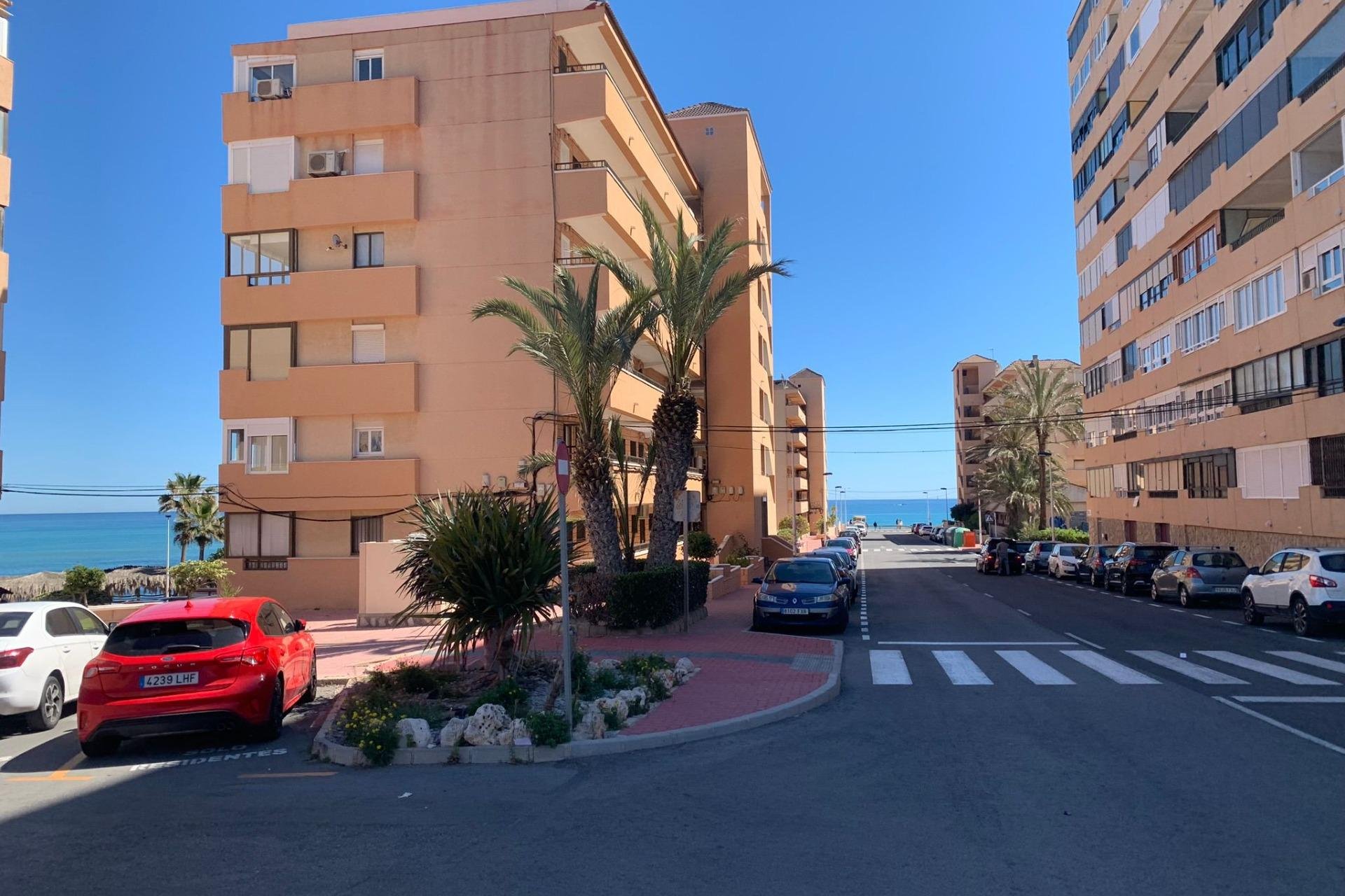 Wiederverkauf - Wohnung -
Torrevieja - Cabo Cervera