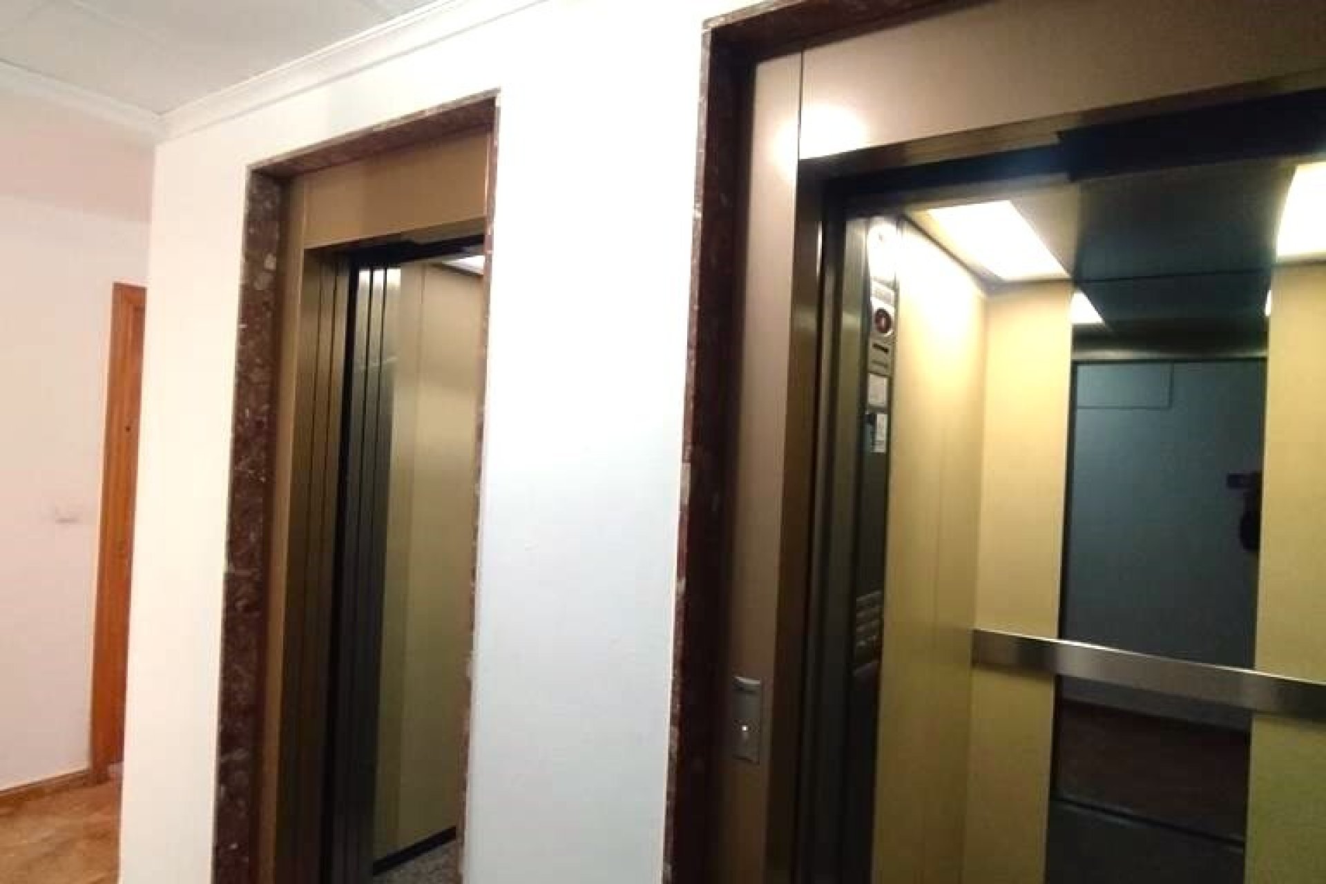 Wiederverkauf - Wohnung -
Torrevieja - CASCO URBANO