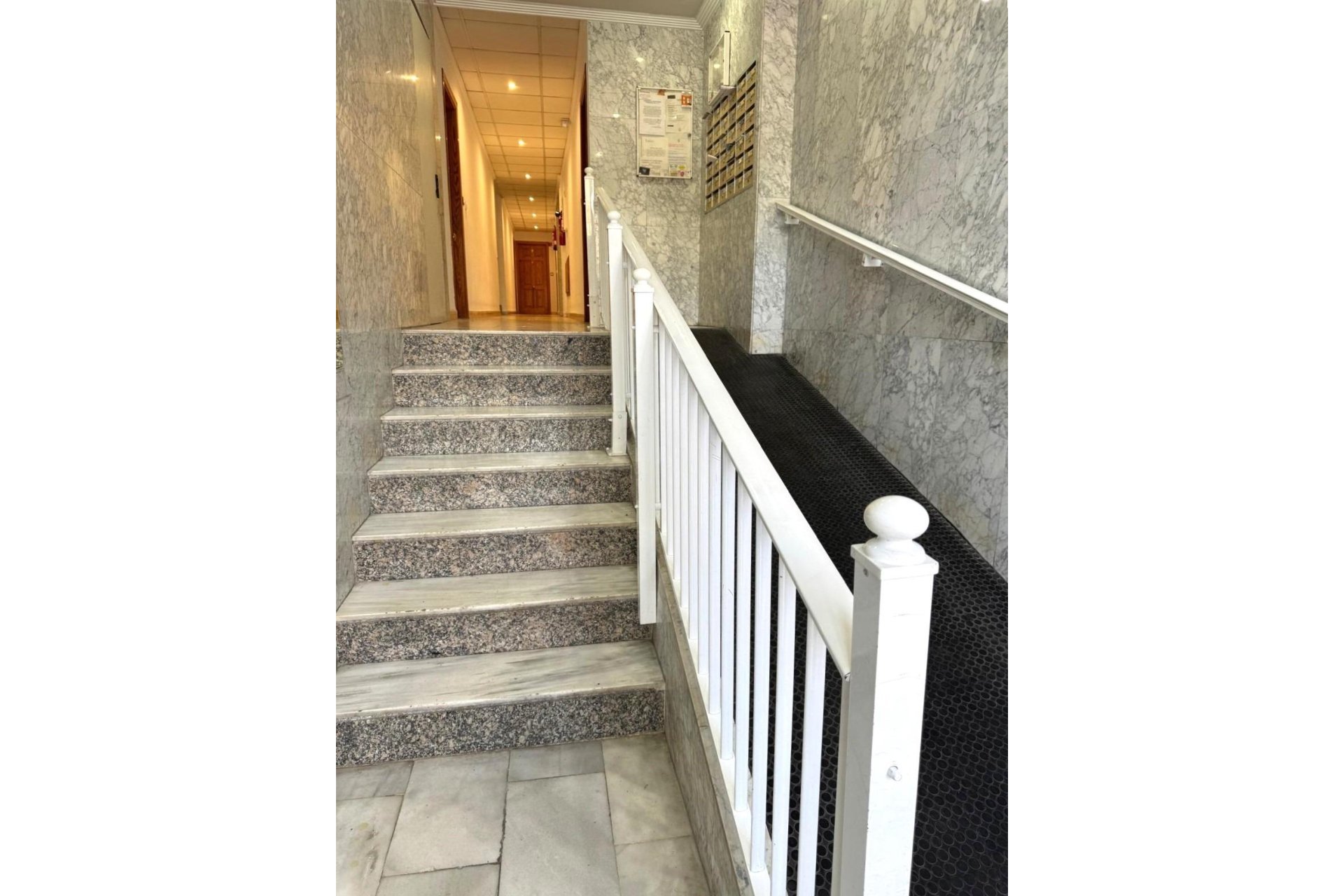 Wiederverkauf - Wohnung -
Torrevieja - Centro