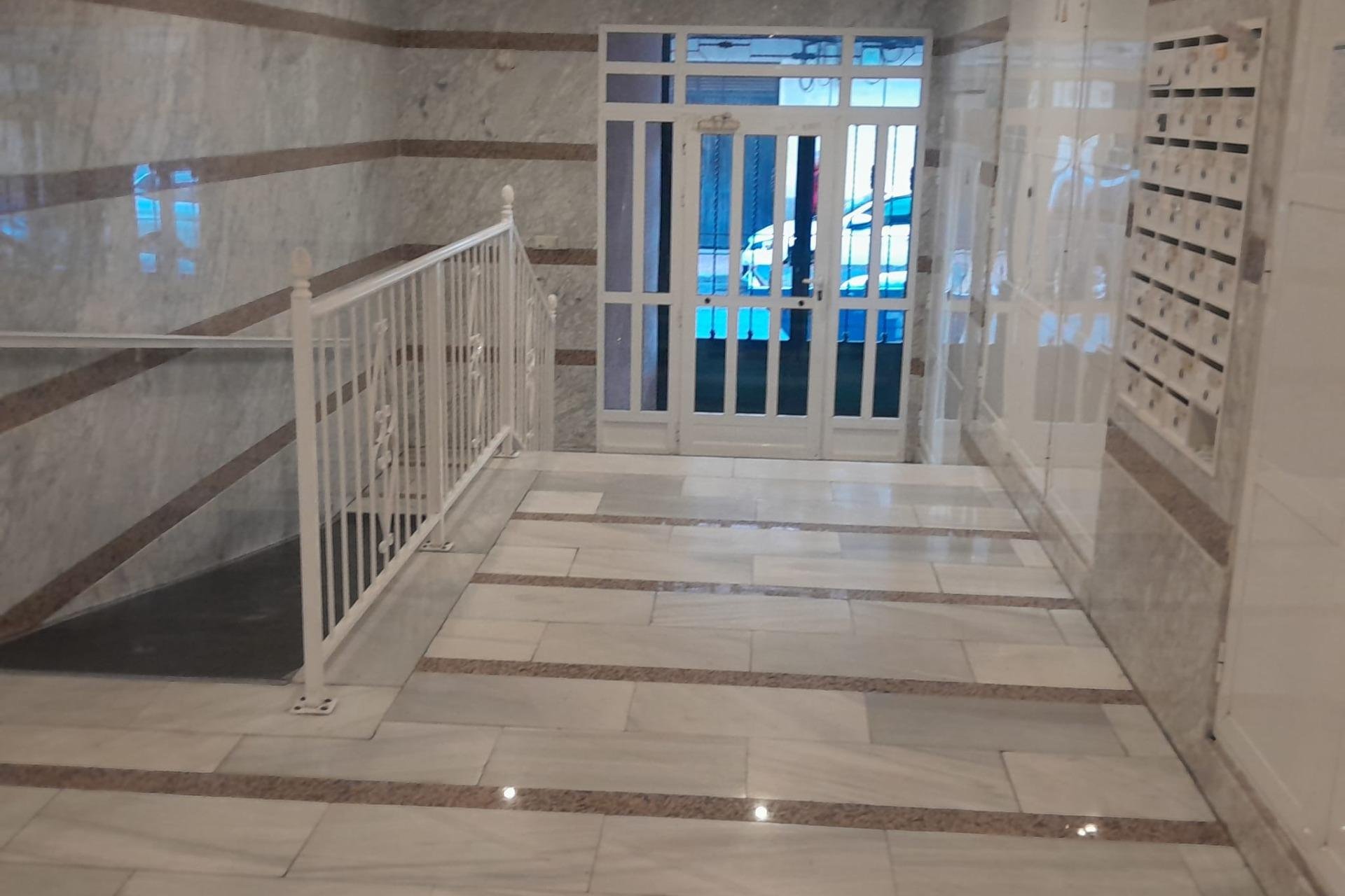 Wiederverkauf - Wohnung -
Torrevieja - Centro