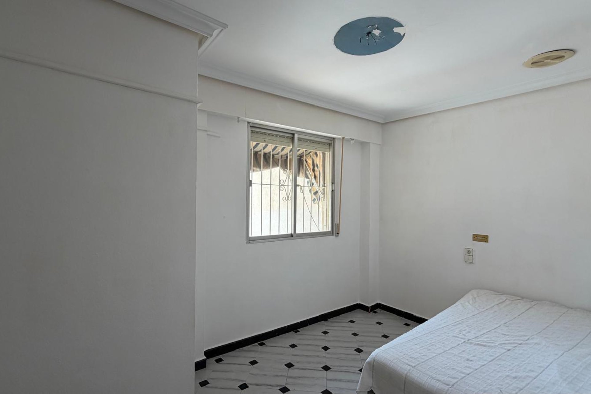Wiederverkauf - Wohnung -
Torrevieja - Centro