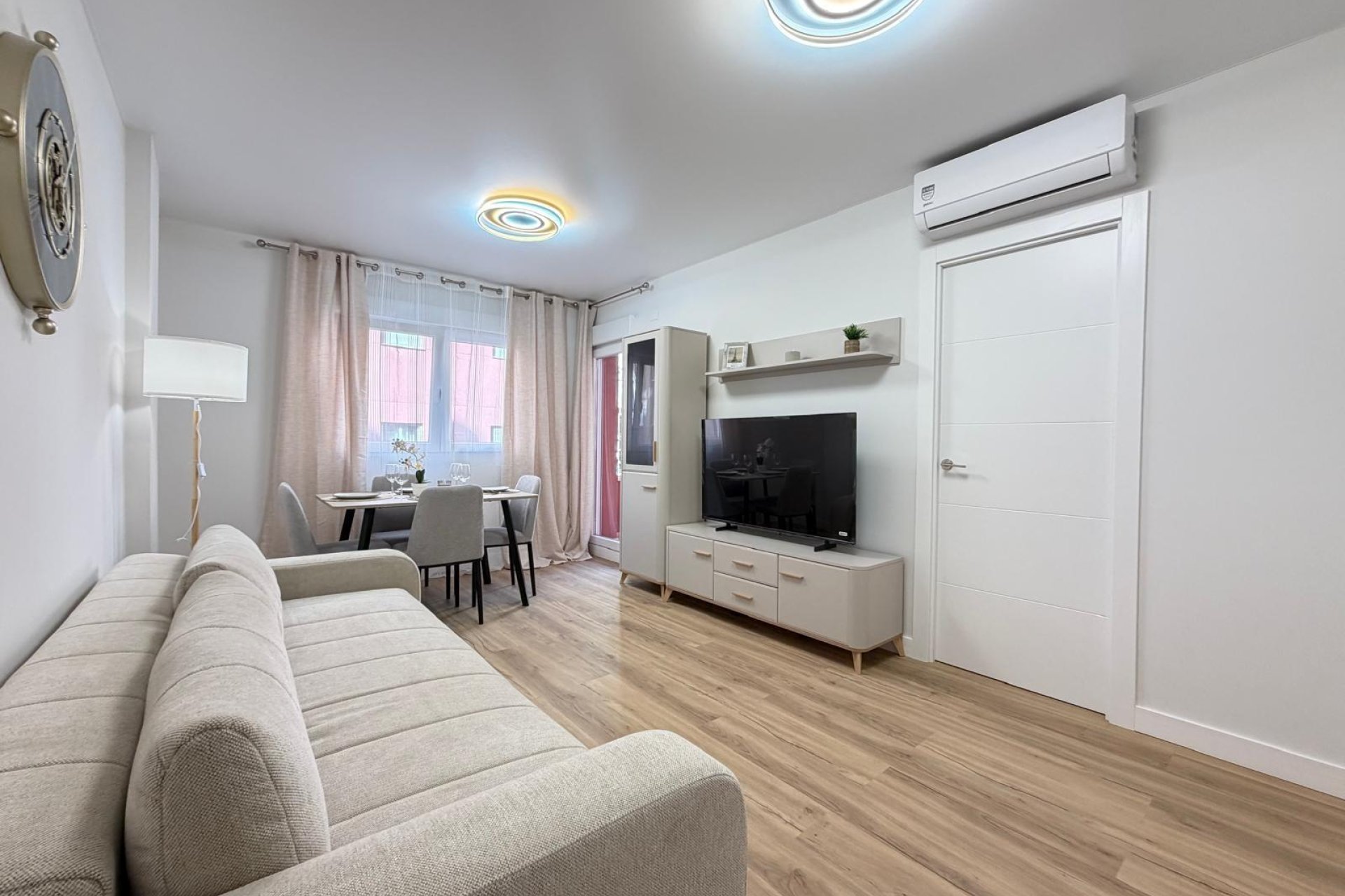 Wiederverkauf - Wohnung -
Torrevieja - Centro