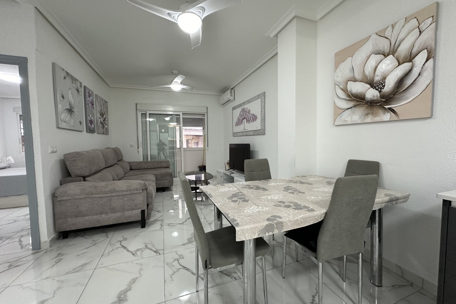 Wiederverkauf - Wohnung -
Torrevieja - Costa Blanca