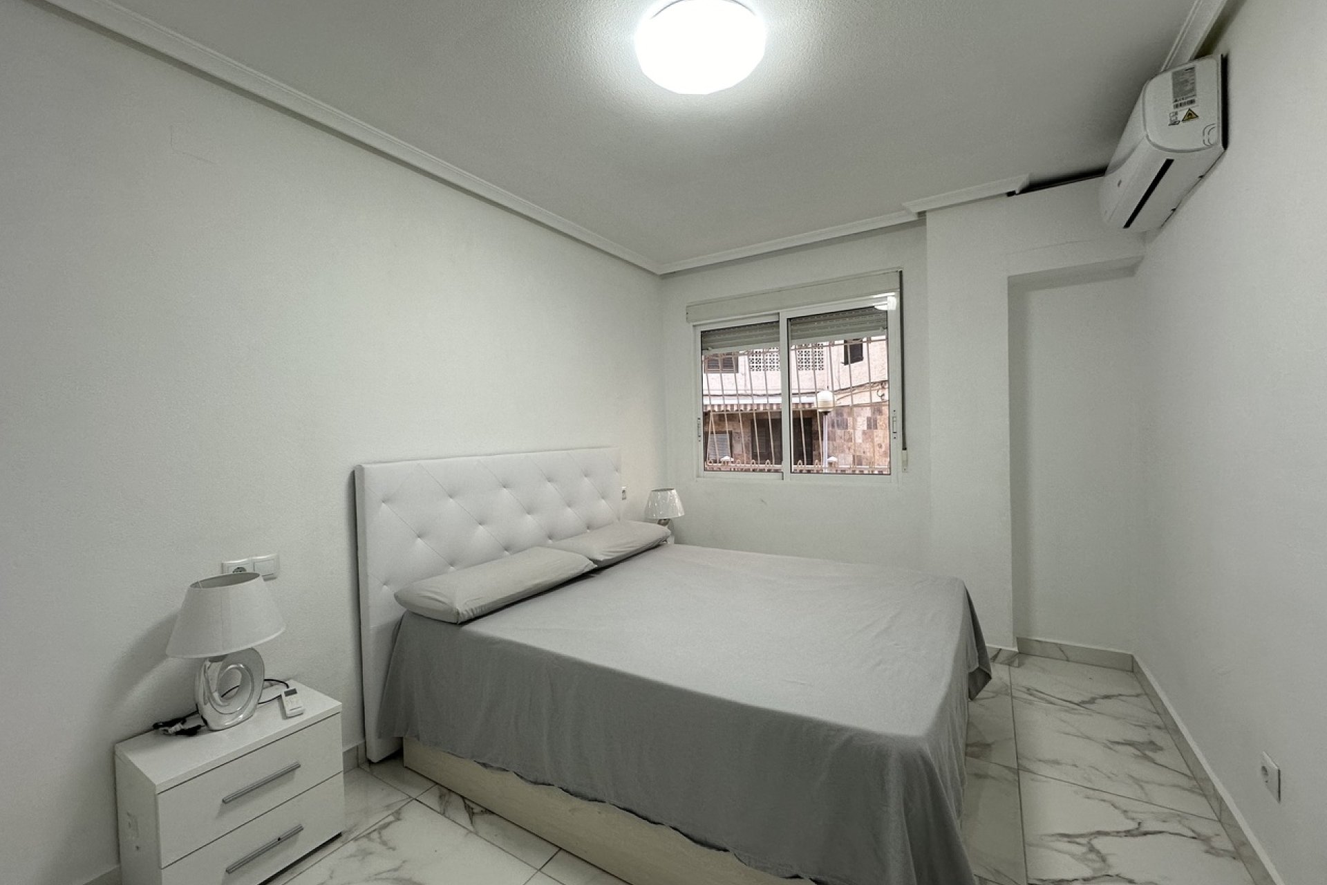 Wiederverkauf - Wohnung -
Torrevieja - Costa Blanca