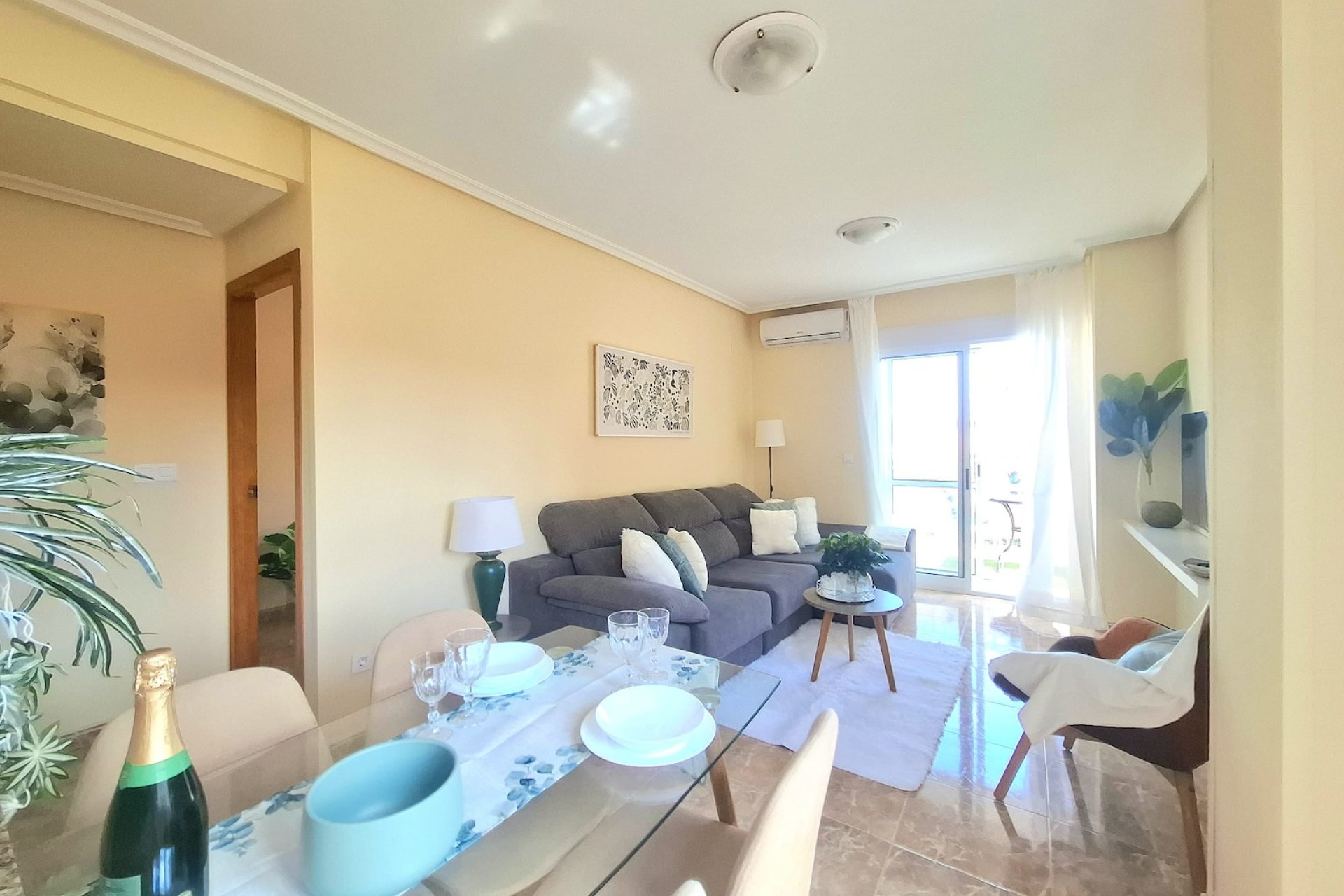 Wiederverkauf - Wohnung -
Torrevieja - Costa Blanca