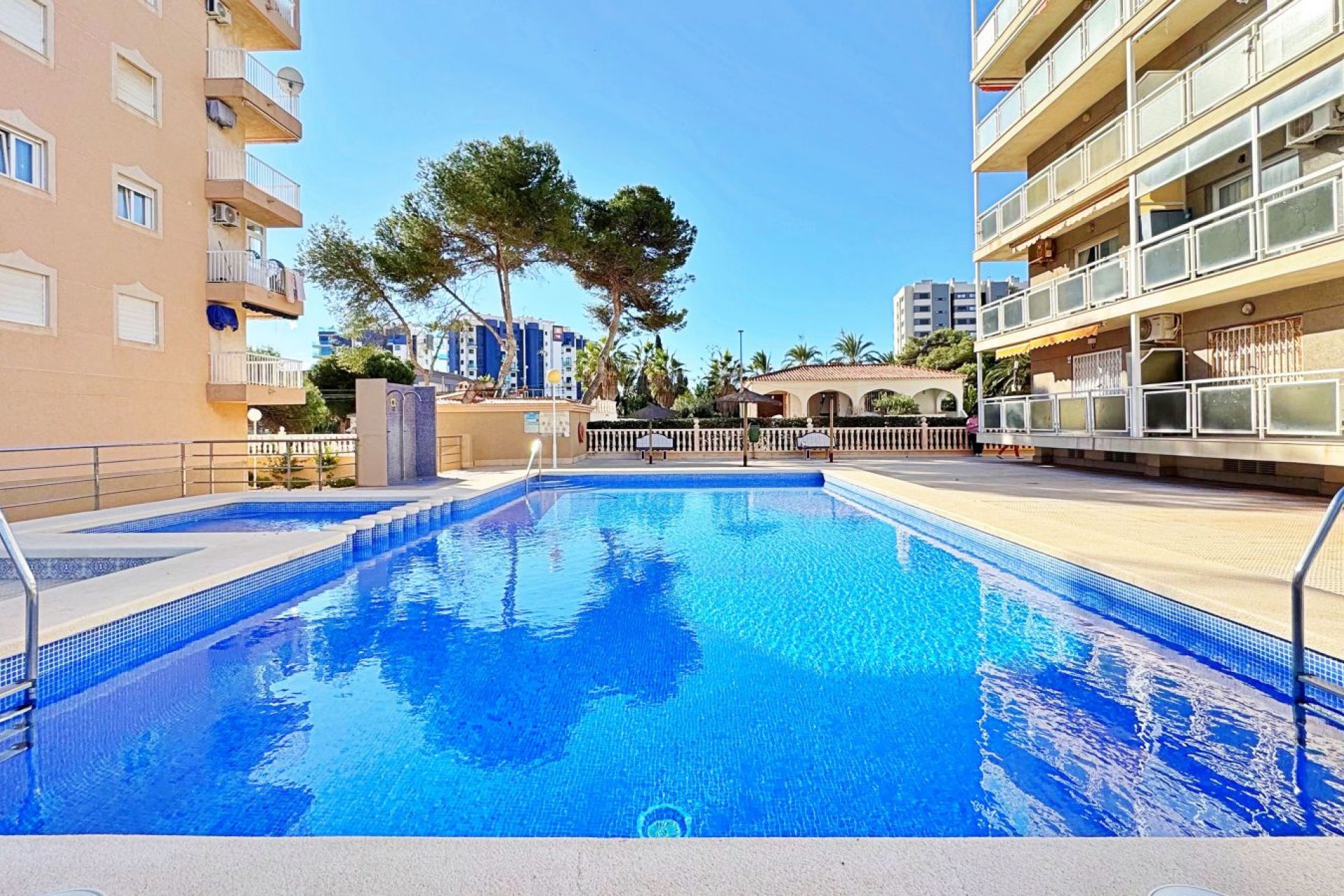Wiederverkauf - Wohnung -
Torrevieja - Costa Blanca