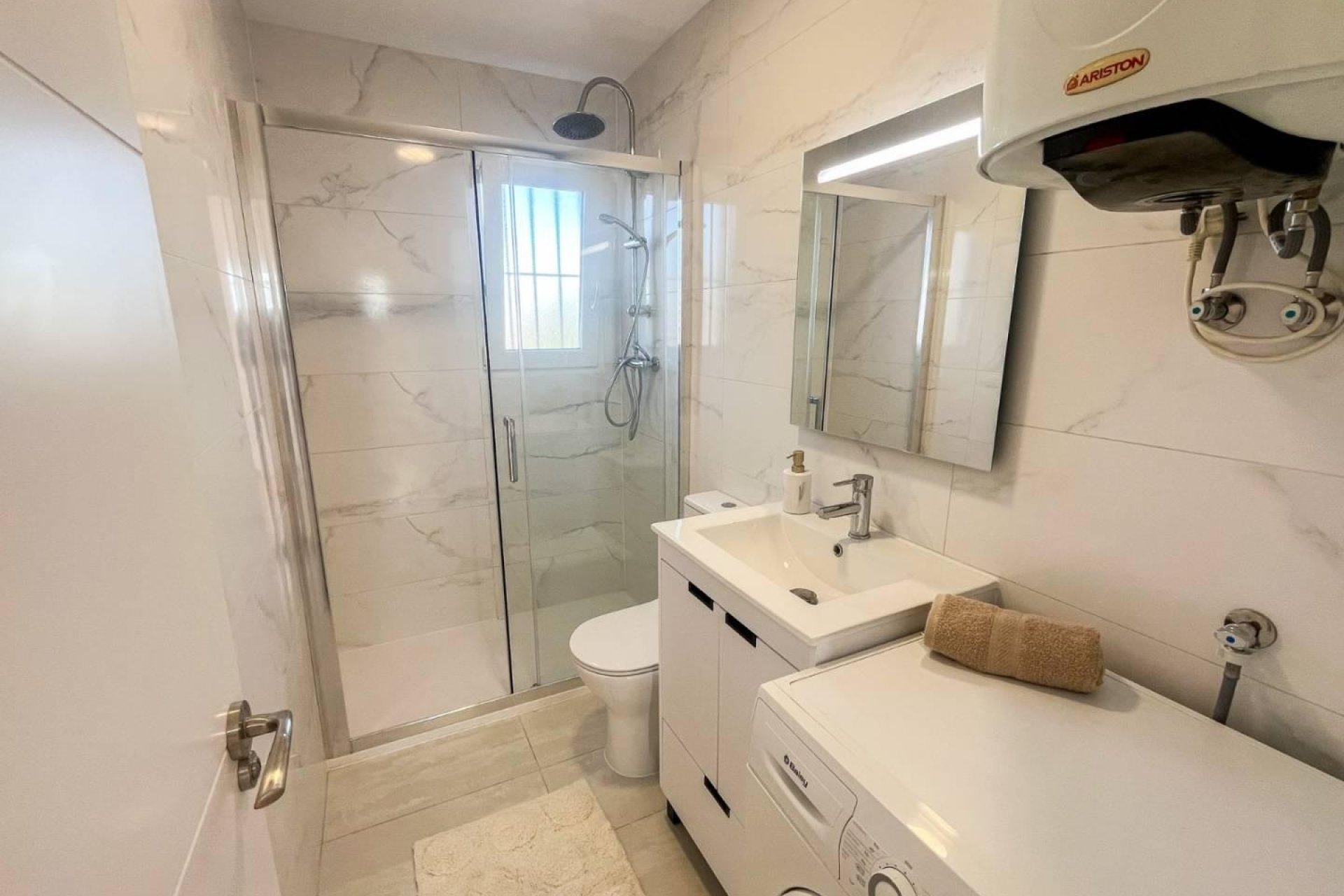 Wiederverkauf - Wohnung -
Torrevieja - Costa Blanca