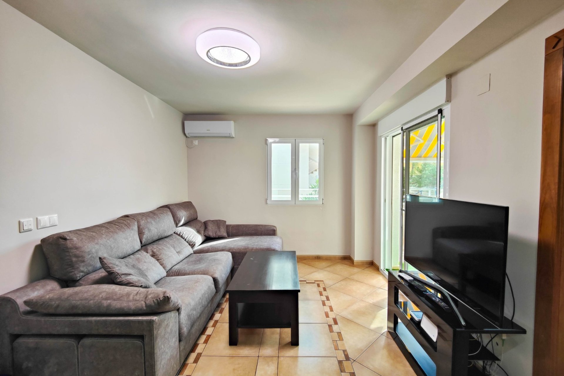 Wiederverkauf - Wohnung -
Torrevieja - Costa Blanca