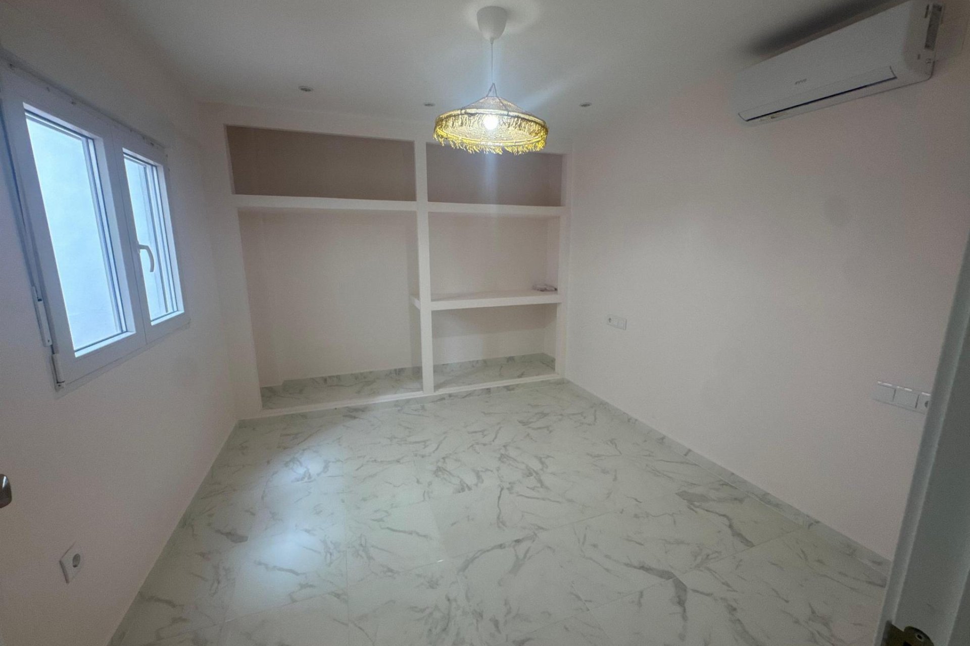 Wiederverkauf - Wohnung -
Torrevieja - Costa Blanca