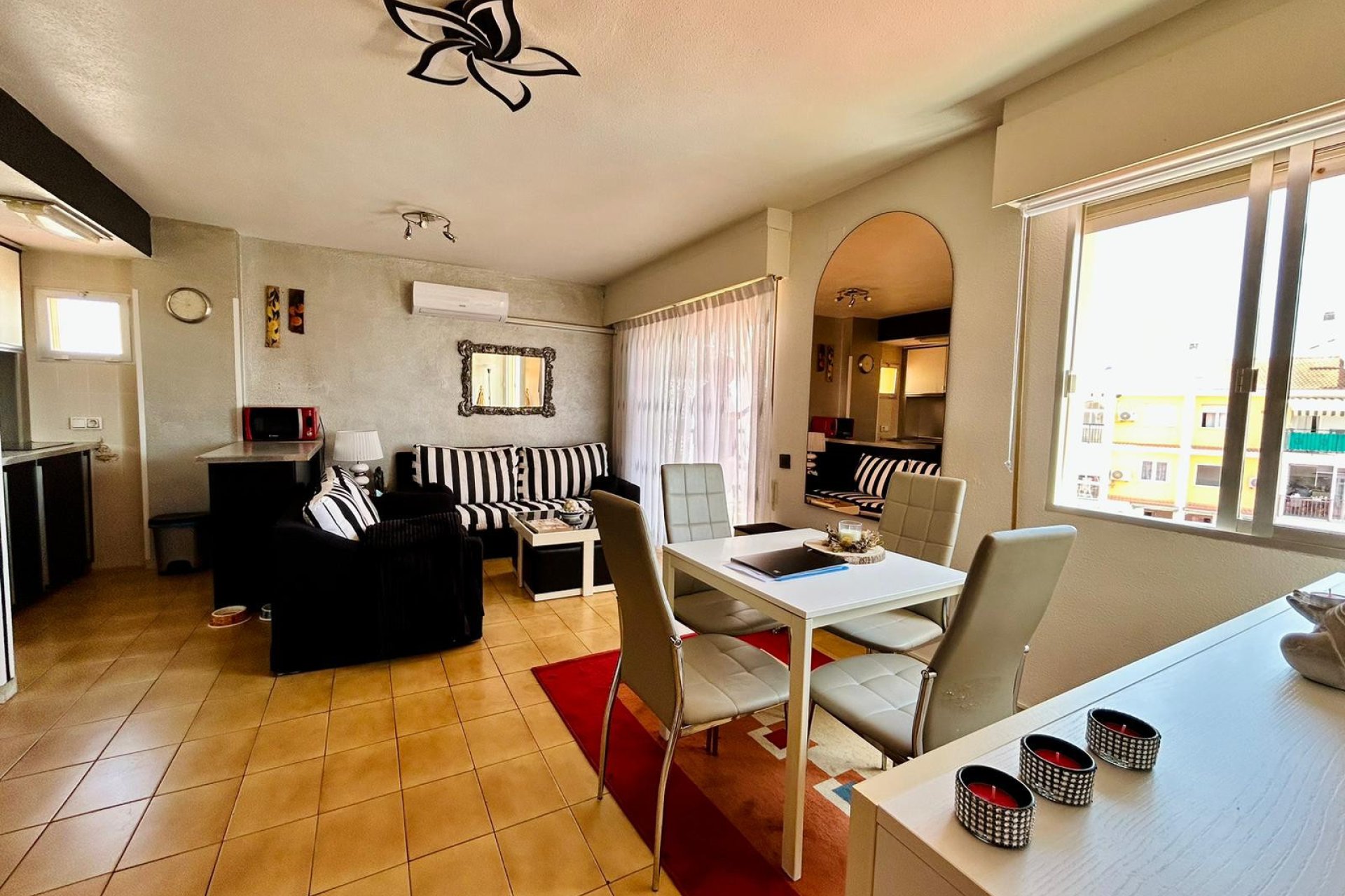 Wiederverkauf - Wohnung -
Torrevieja - Costa Blanca