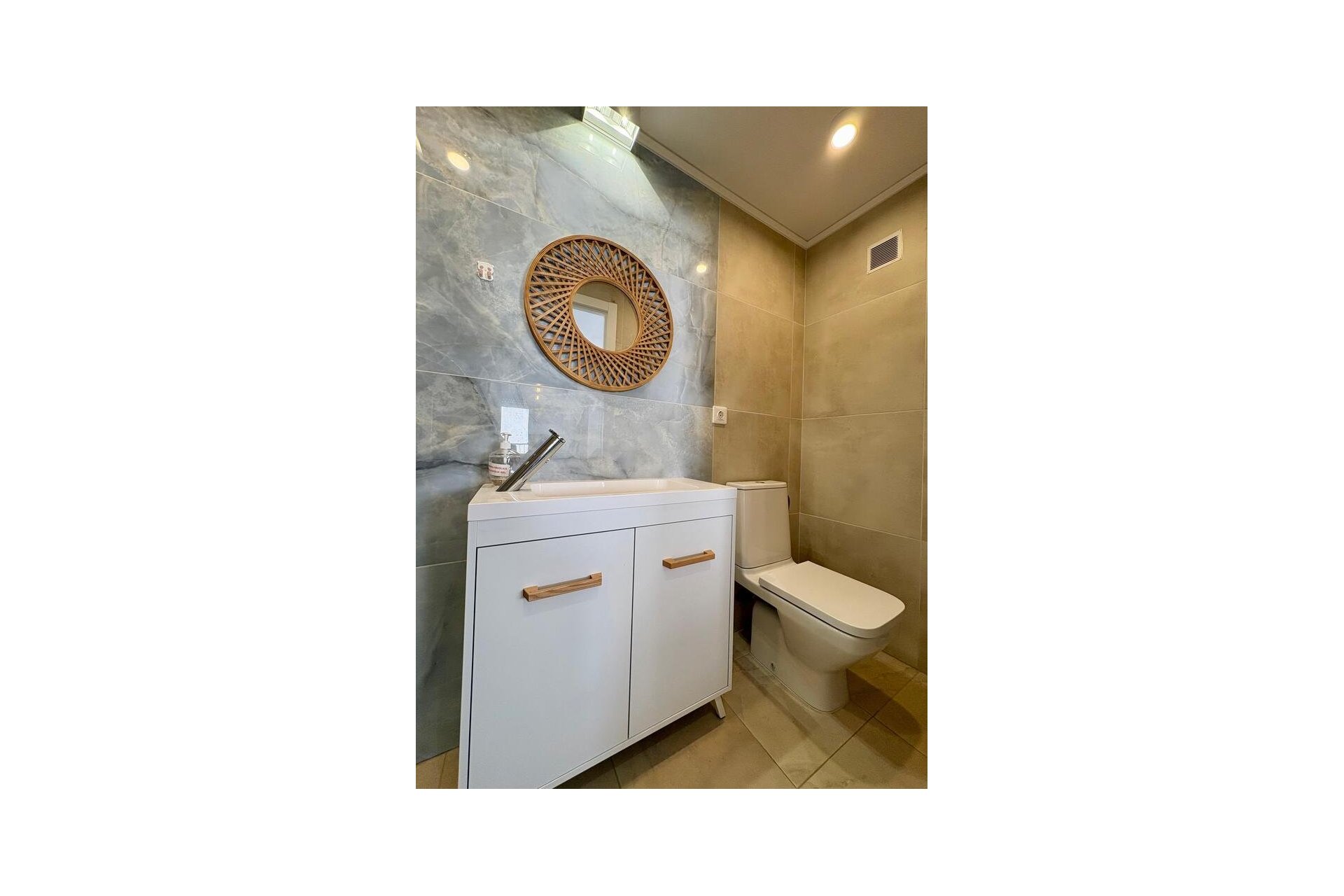 Wiederverkauf - Wohnung -
Torrevieja - Costa Blanca