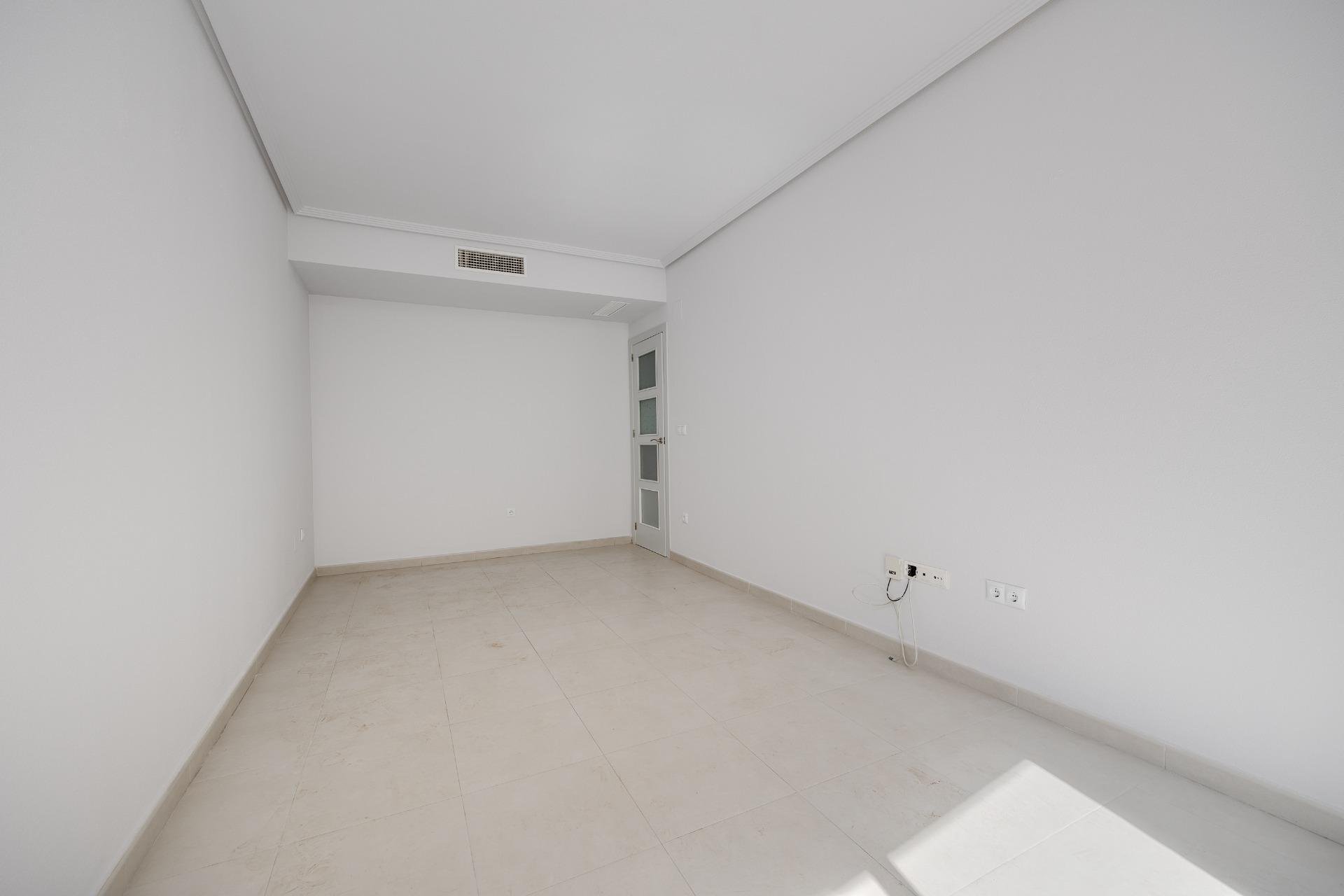 Wiederverkauf - Wohnung -
Torrevieja - Estacion De Autobuses