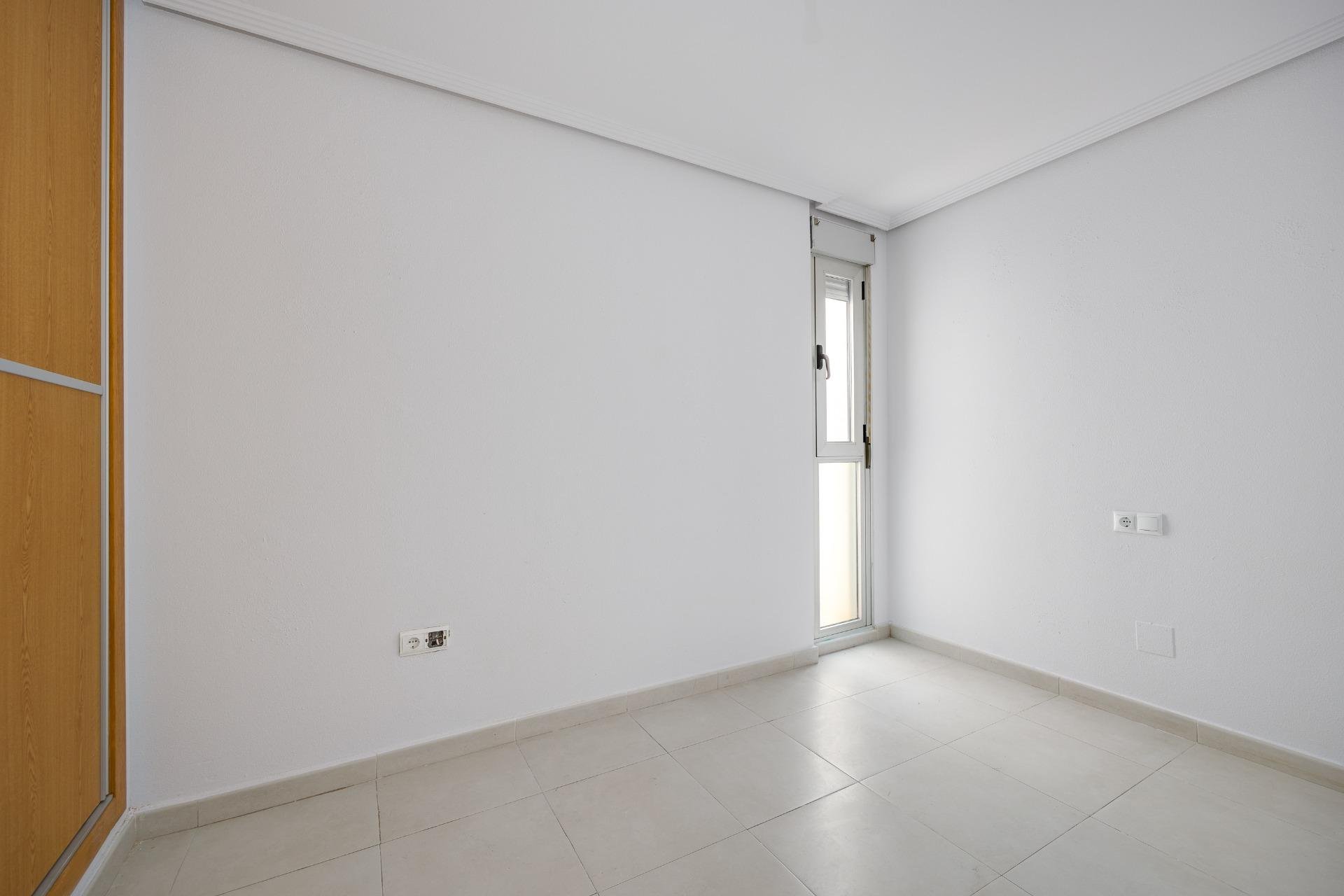 Wiederverkauf - Wohnung -
Torrevieja - Estacion De Autobuses