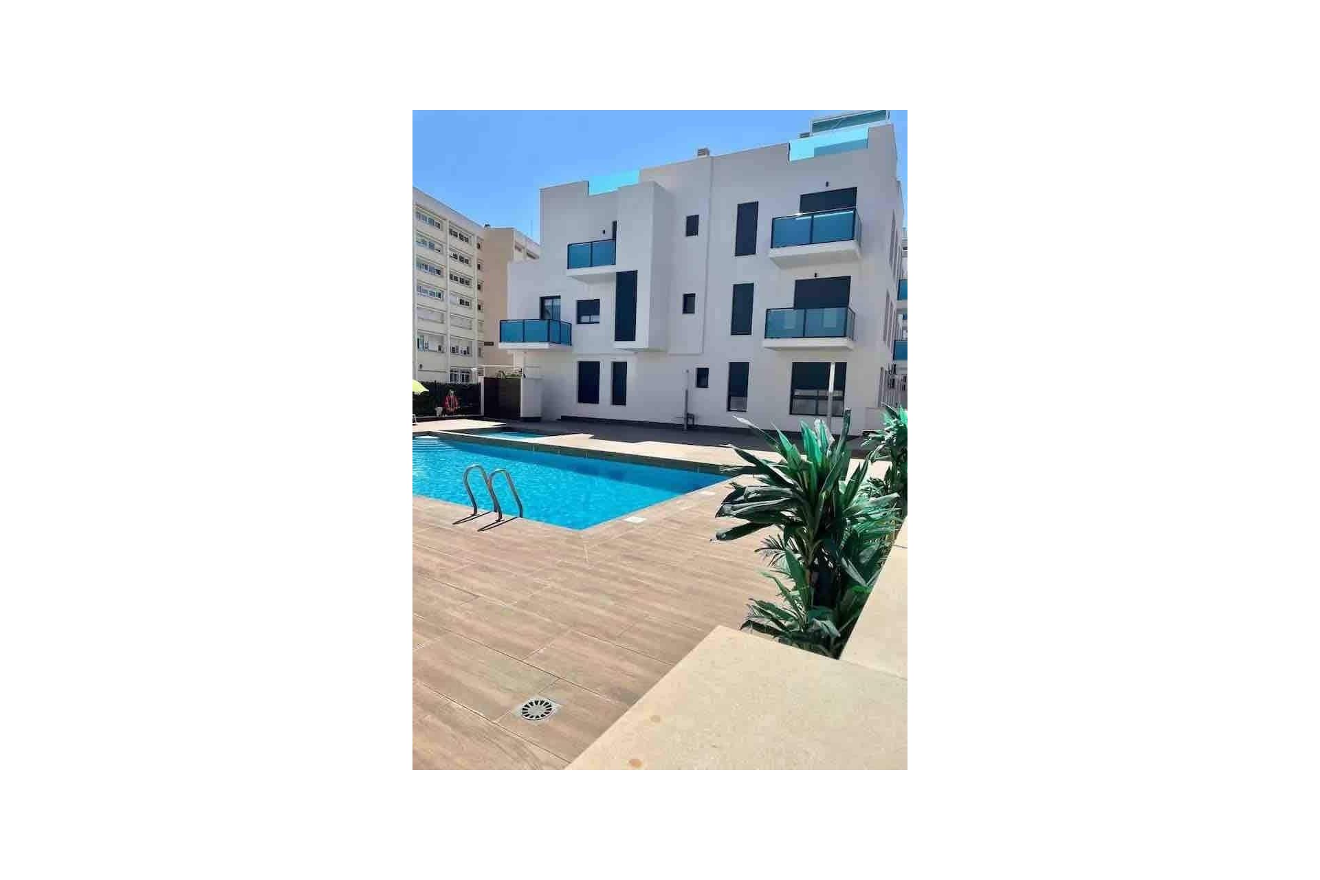 Wiederverkauf - Wohnung -
Torrevieja - Estacion De Autobuses