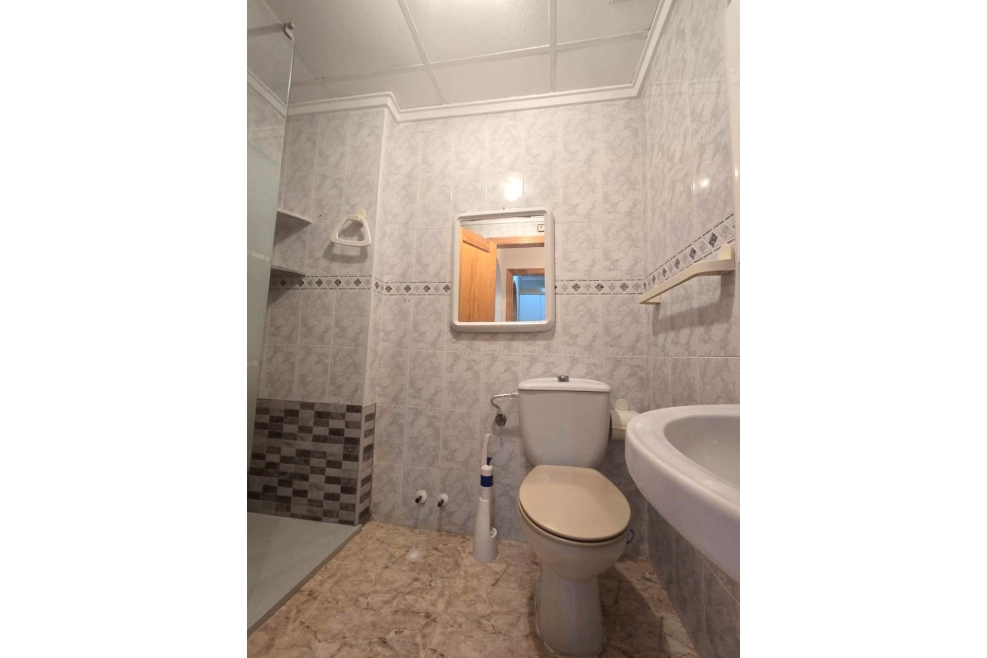 Wiederverkauf - Wohnung -
Torrevieja - Habaneras