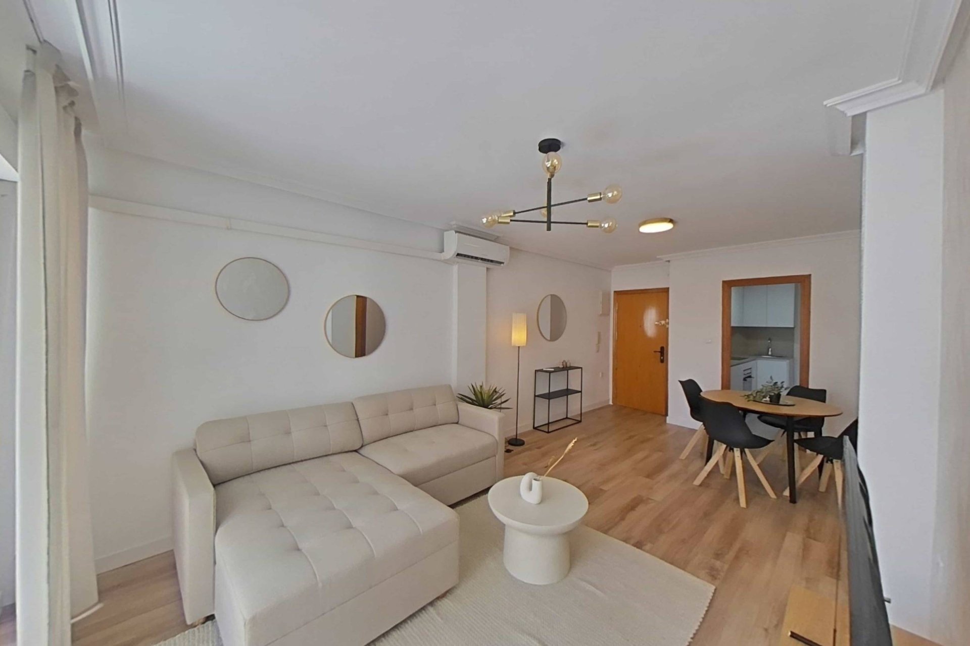 Wiederverkauf - Wohnung -
Torrevieja - La Mata Pueblo