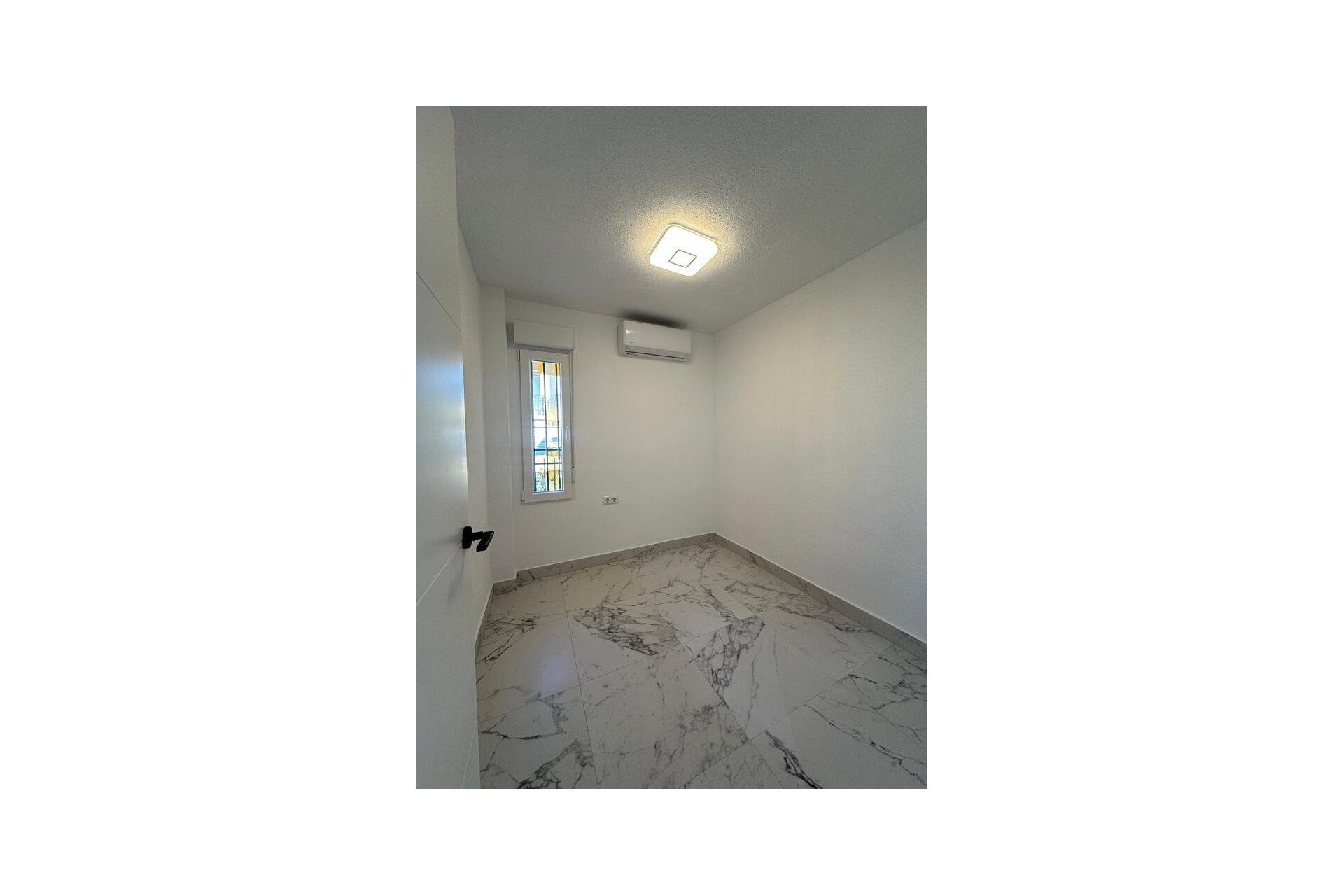 Wiederverkauf - Wohnung -
Torrevieja - La Veleta