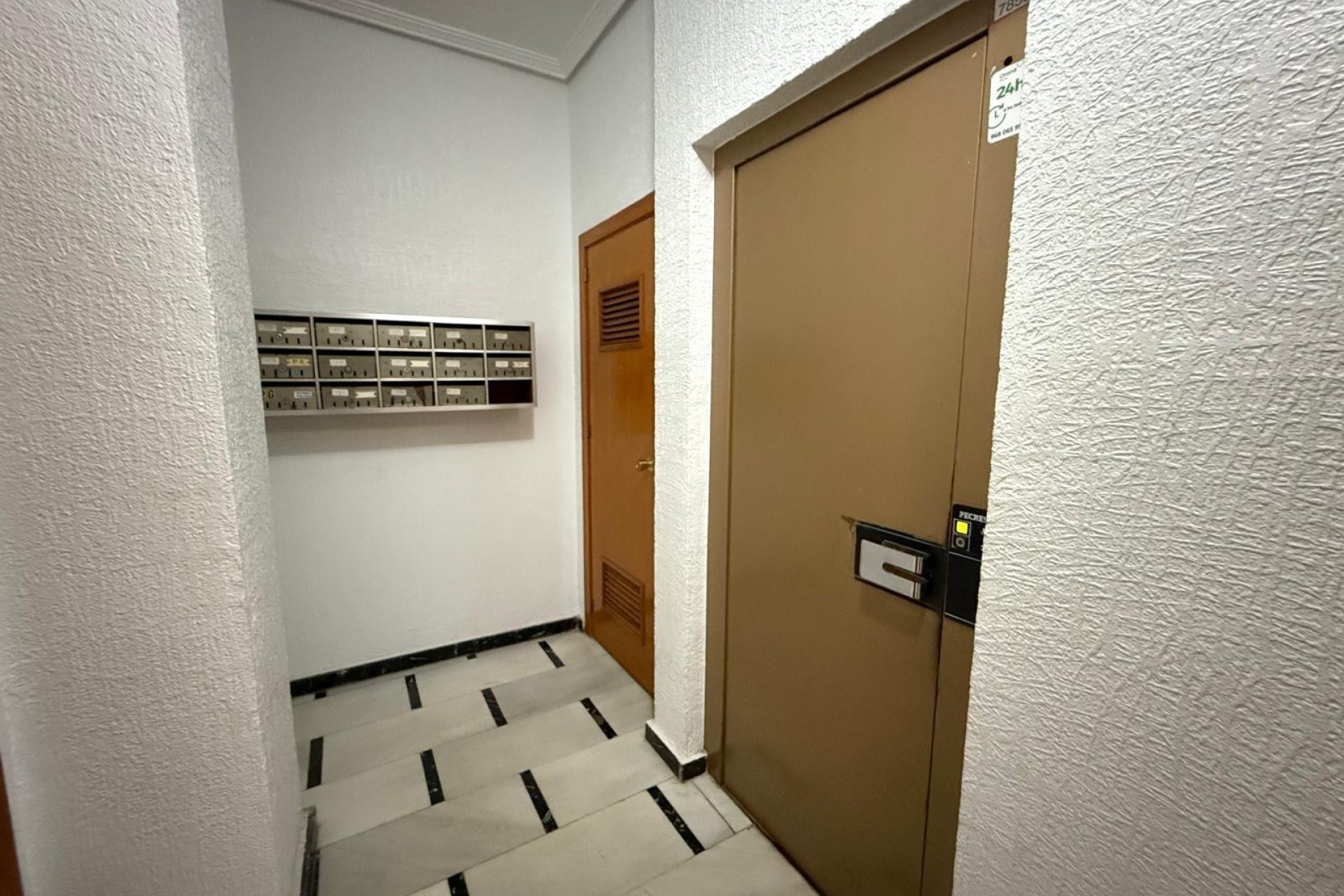 Wiederverkauf - Wohnung -
Torrevieja - Las Piscinas Naturales